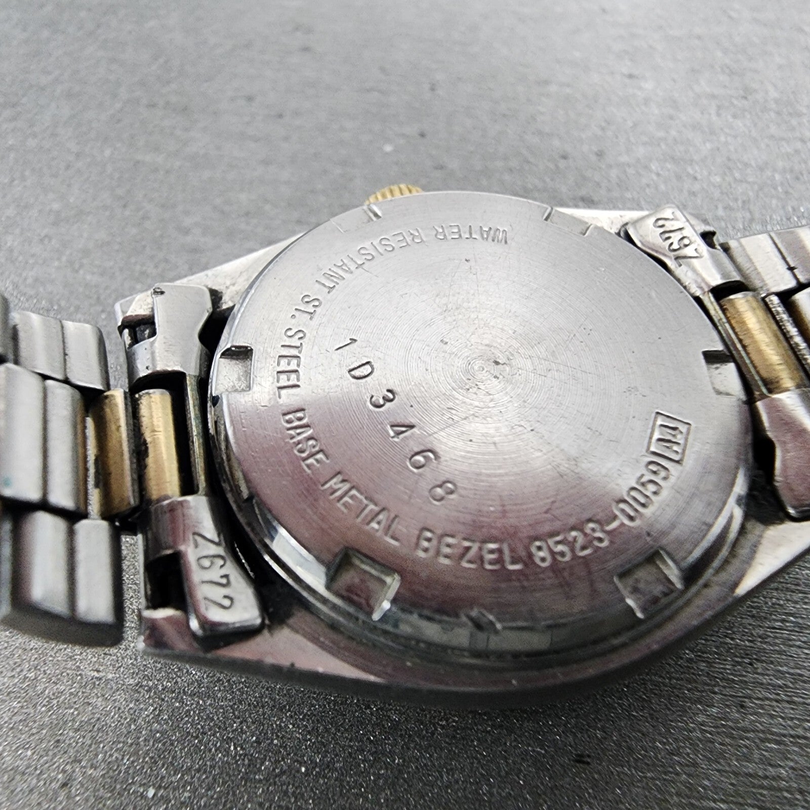 VTG Seiko SQ Watch Women 25mm White Dial Two Tone Daydate Round 85230059 NewBat9