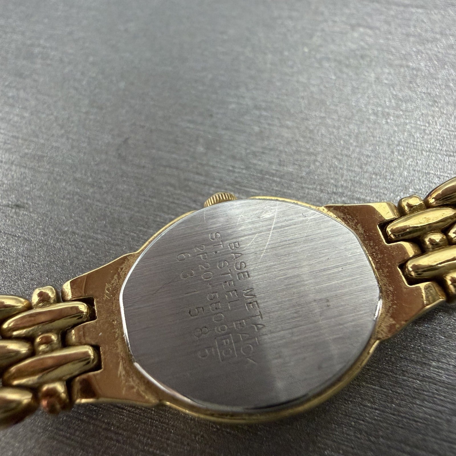 Seiko Watch Women 17mm Champagne Dial Gold Tone Oval 2P20-5B09 New Battery9