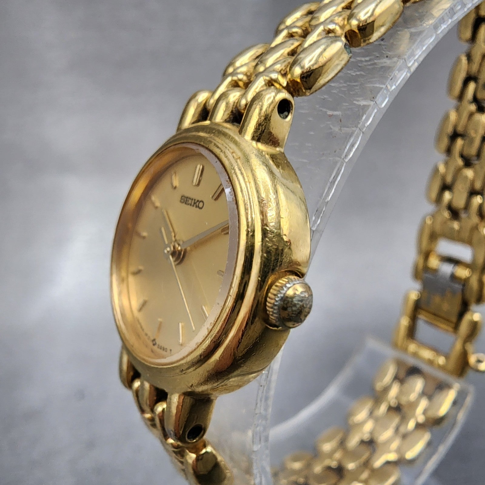 Seiko Watch Women 20mm Champagne Dial Gold Tone Round 1f210a30 New Battery2