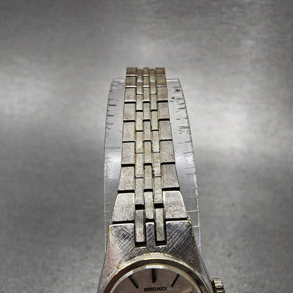 Seiko Watch Women 17mm Silver Dial Silver Tone Manual Oval 17-7230 Runs