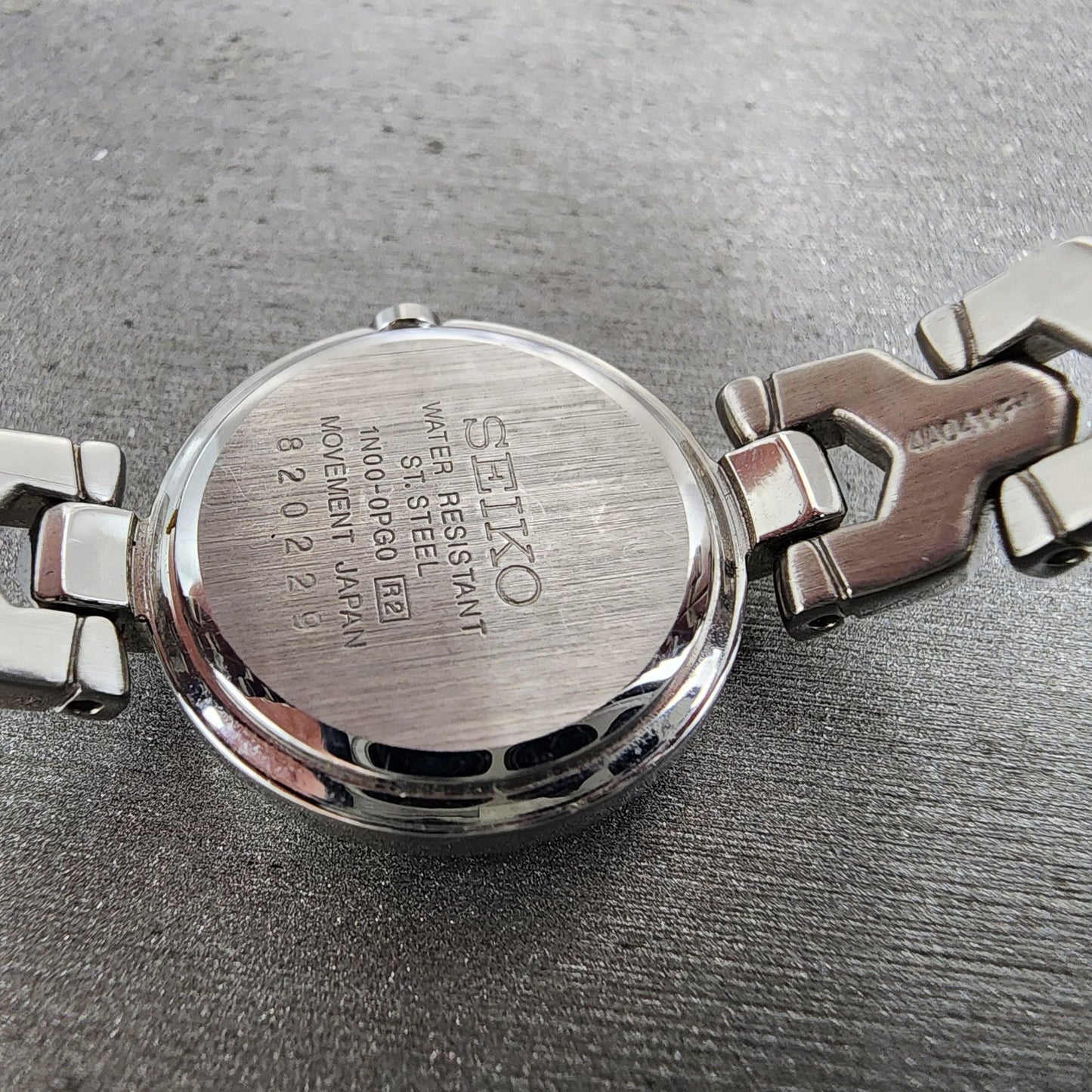Seiko Watch Women 20mm Black Dial Silver Tone Round 1n000pg0 New Battery9