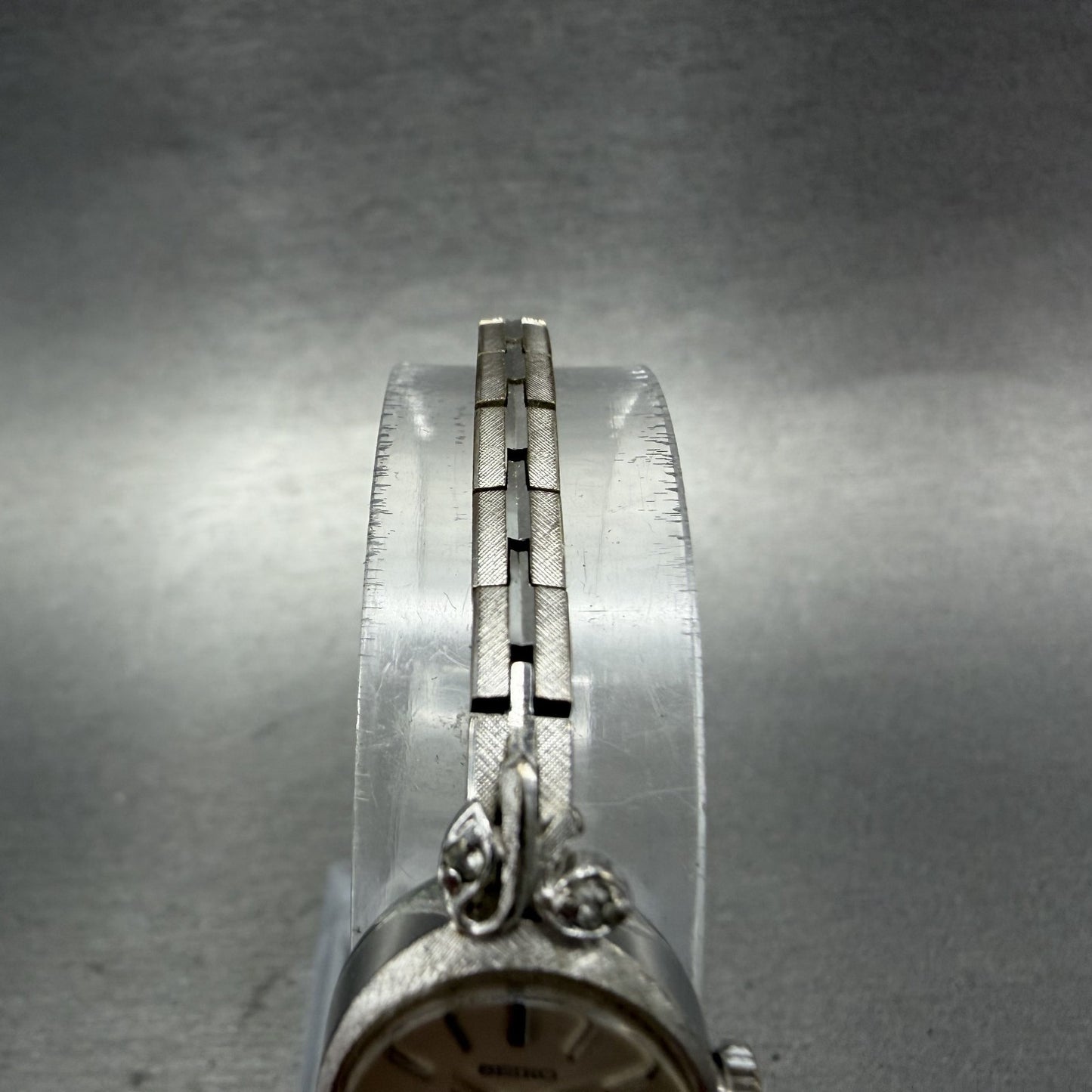 Seiko Queen Seiko Watch Women 16mm Silver Dial Silver Tone Manual 10200040 Runs4