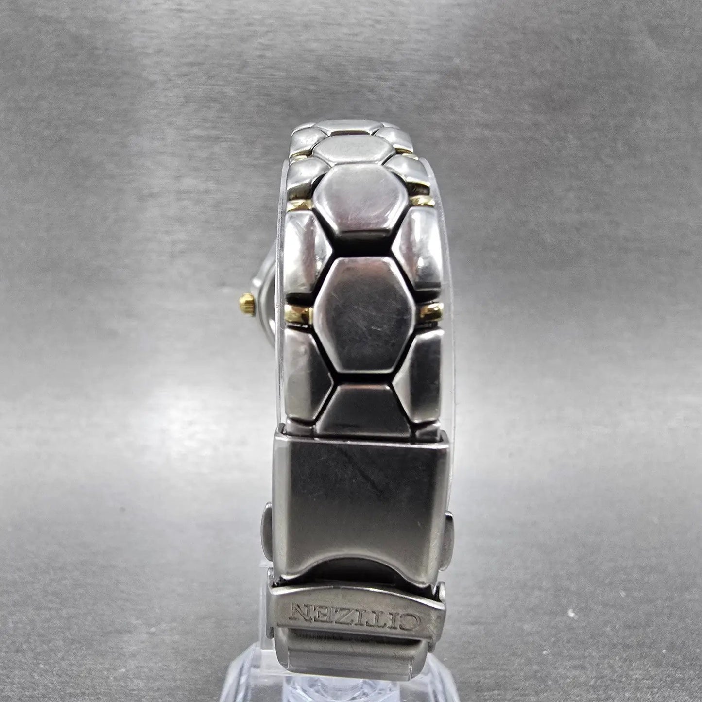 Citizen Eco-Drive Watch Women 27mm Silver Dial Two Tone Date E010-K001200 Runs S6