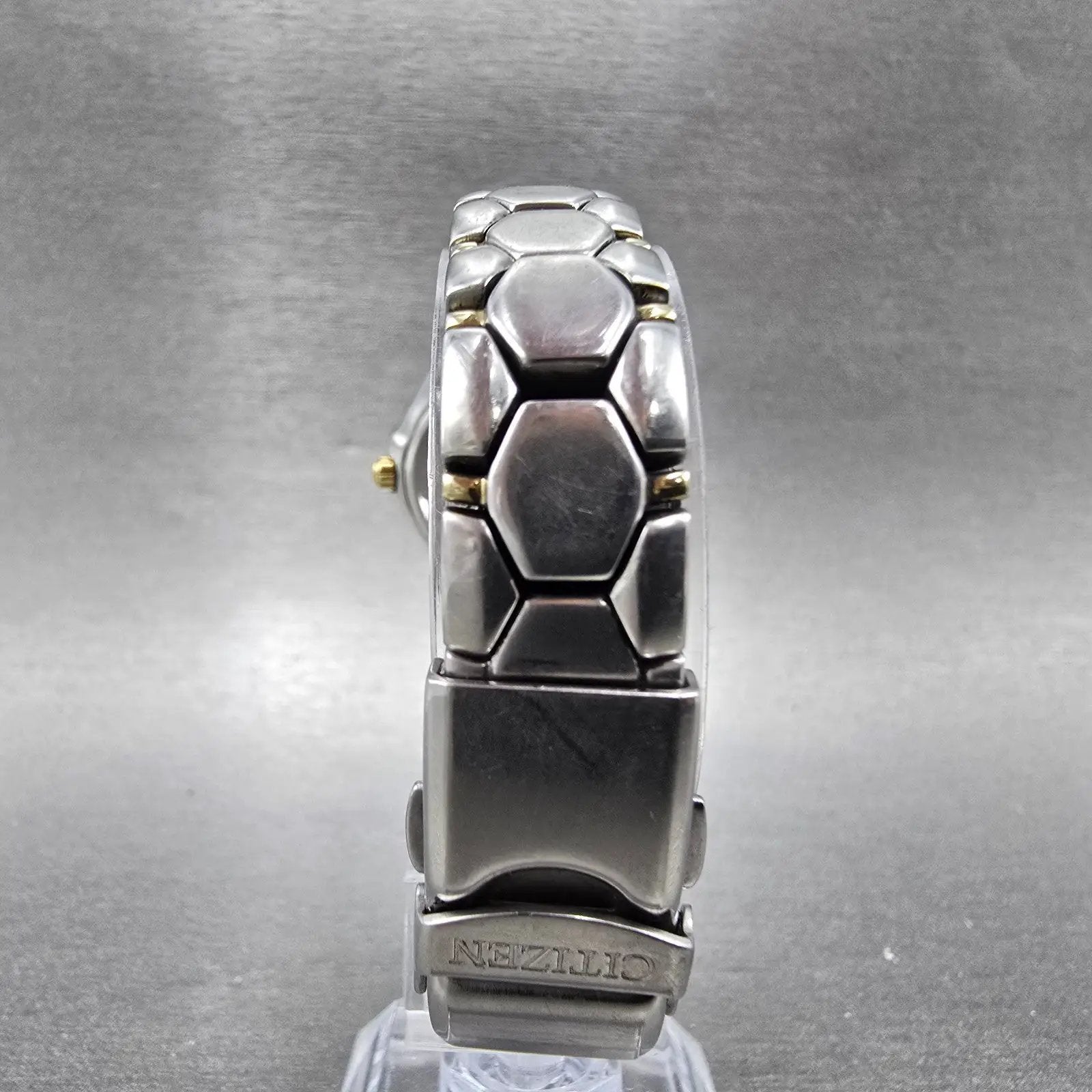 Citizen Eco-Drive Watch Women 27mm Silver Dial Two Tone Date E010-K001200 Runs S6