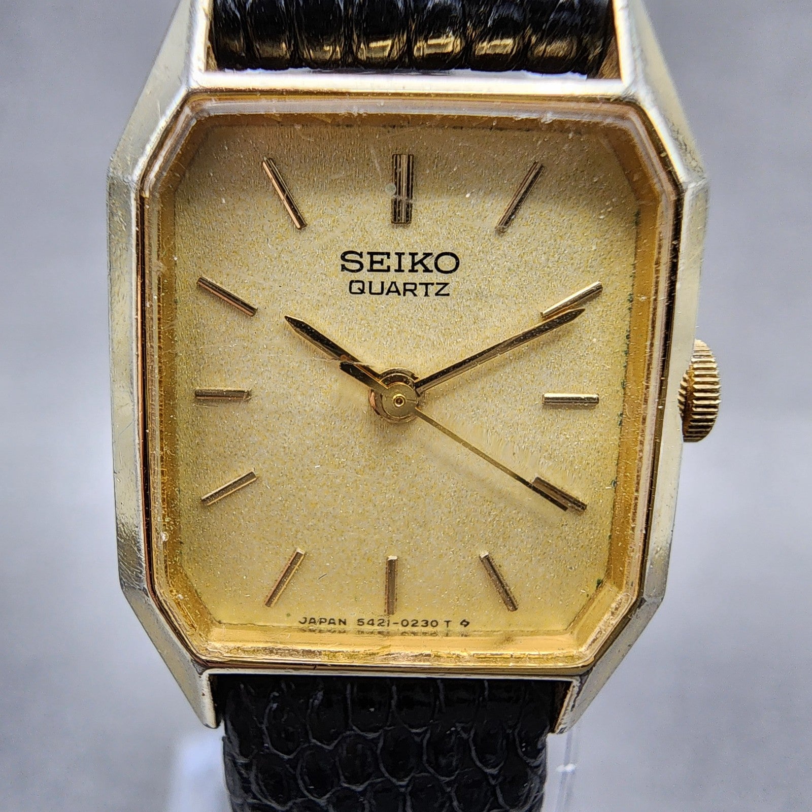 Seiko Tank Watch Women 19mm Champagne Dial Gold Tone 54215119 New Battery1