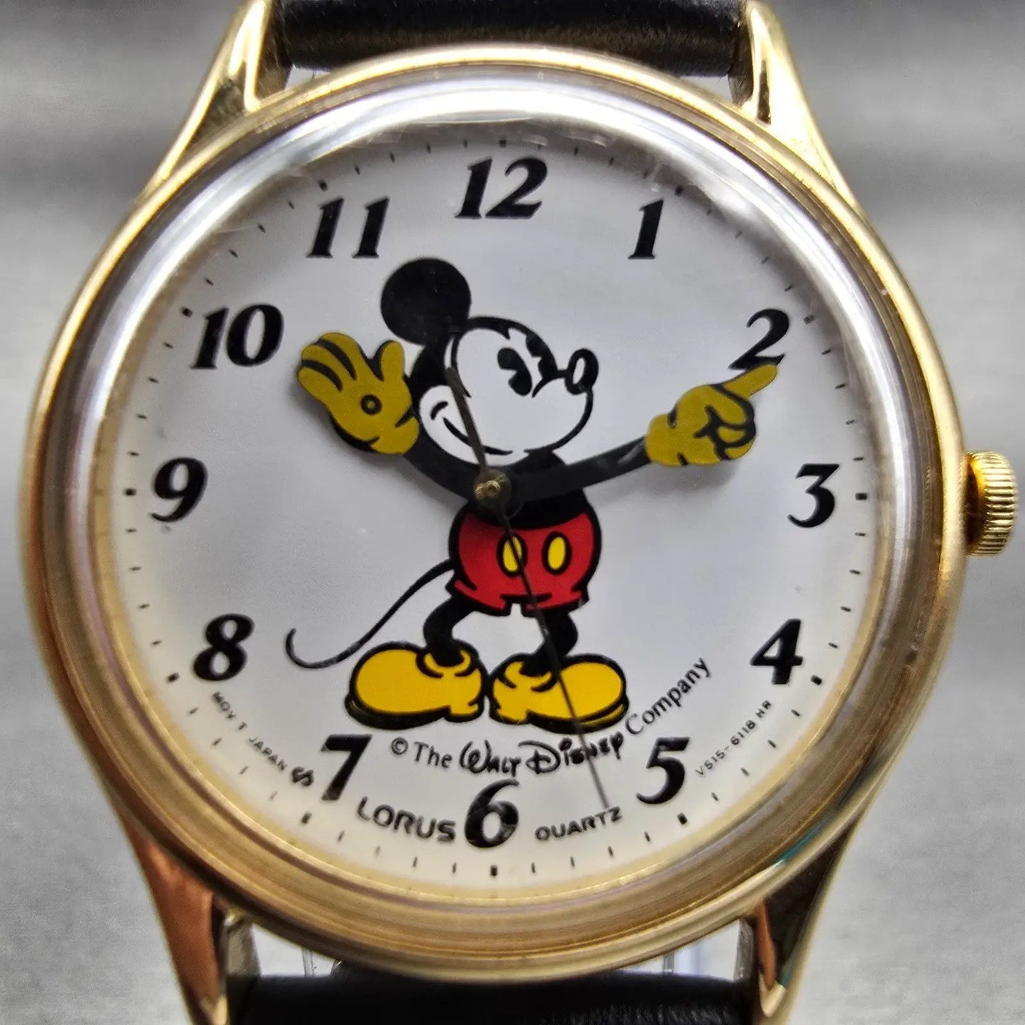 Lorus Mickey Mouse Watch Men 31mm White Dial Gold Tone Round V515-8000 New Batt1