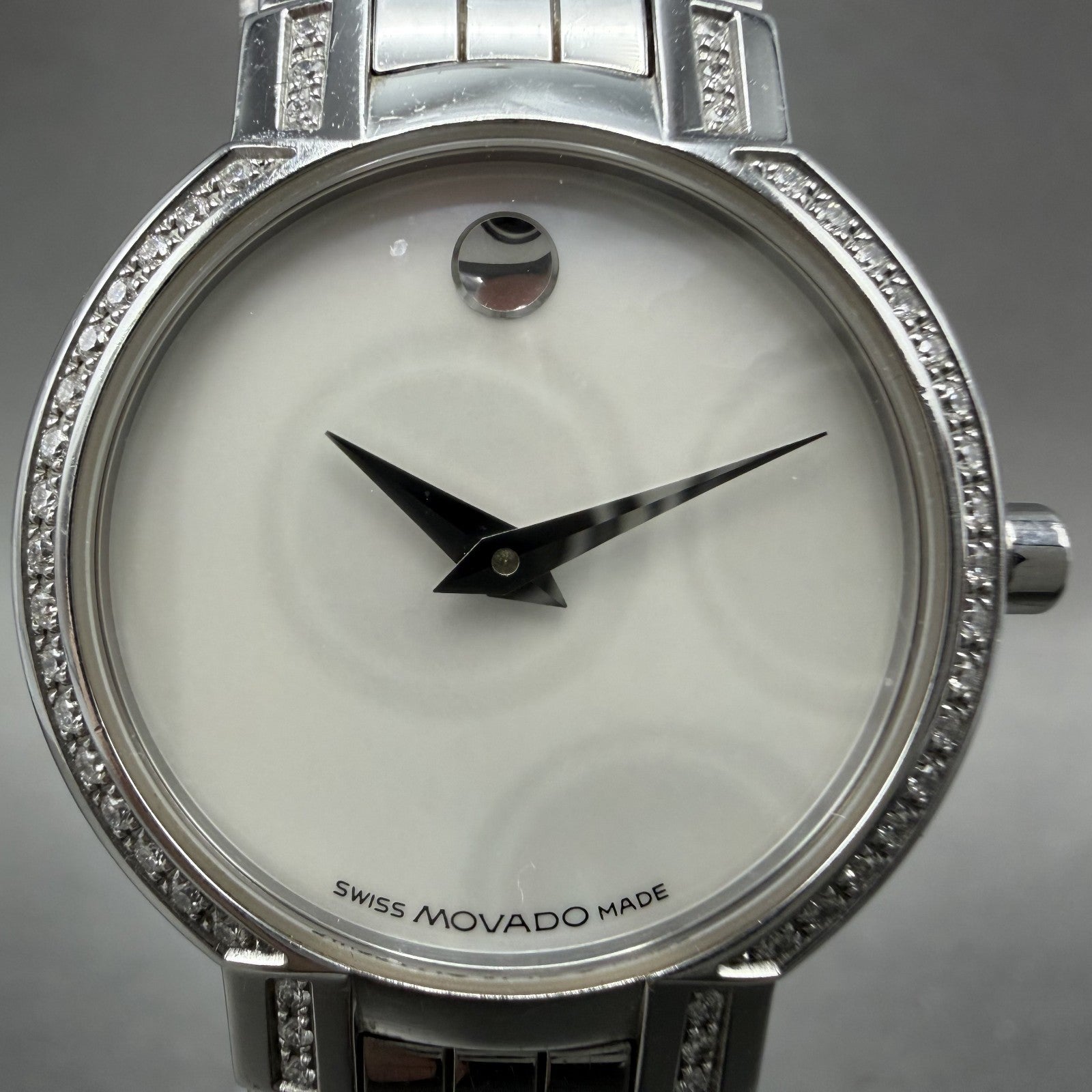 Movado Faceto Watch Women 25mm MOP Dial Steel Diamonds Round 0605146 New Battery1