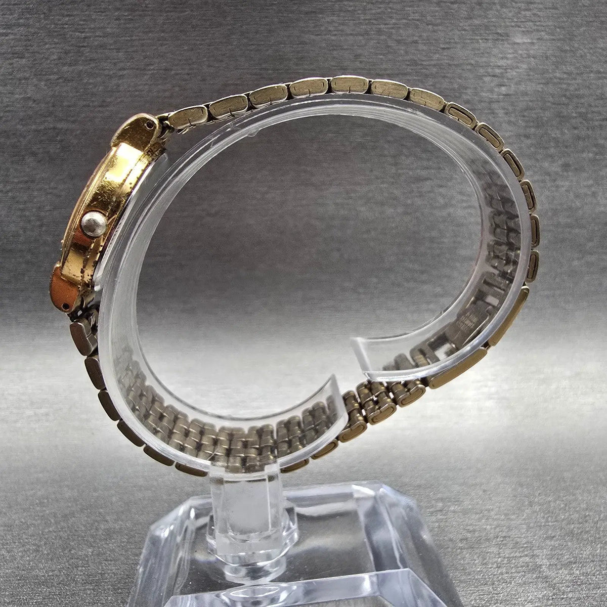 Seiko Watch Women 24mm White Dial Gold Tone Round V701-1781 New Battery VintageL6