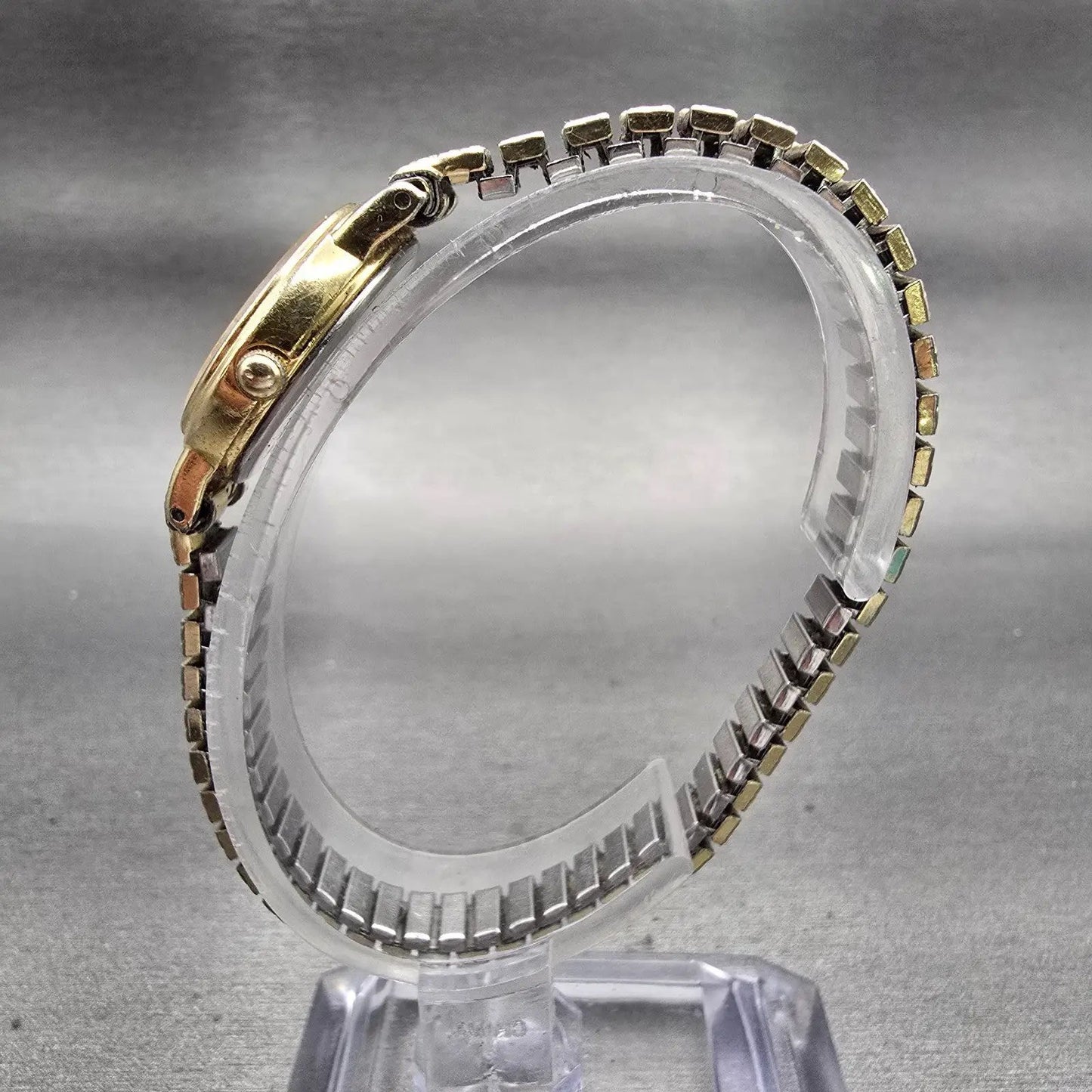 Seiko Watch Women 21mm Cream Dial Gold Tone Date Round 3E22-0069 New Battery VTG6