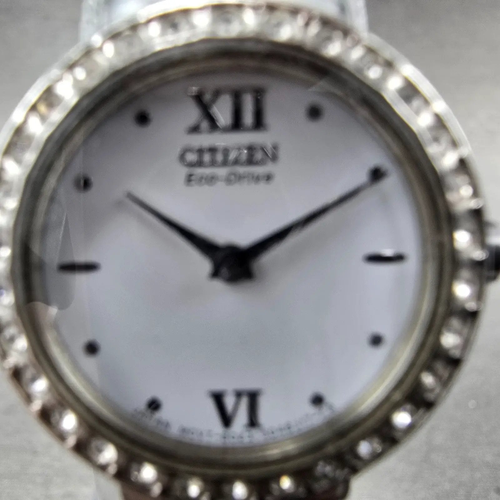 Citizen Watch Women 21mm White Dial Silver Tone Round B023-S028698 Runs Crystals1