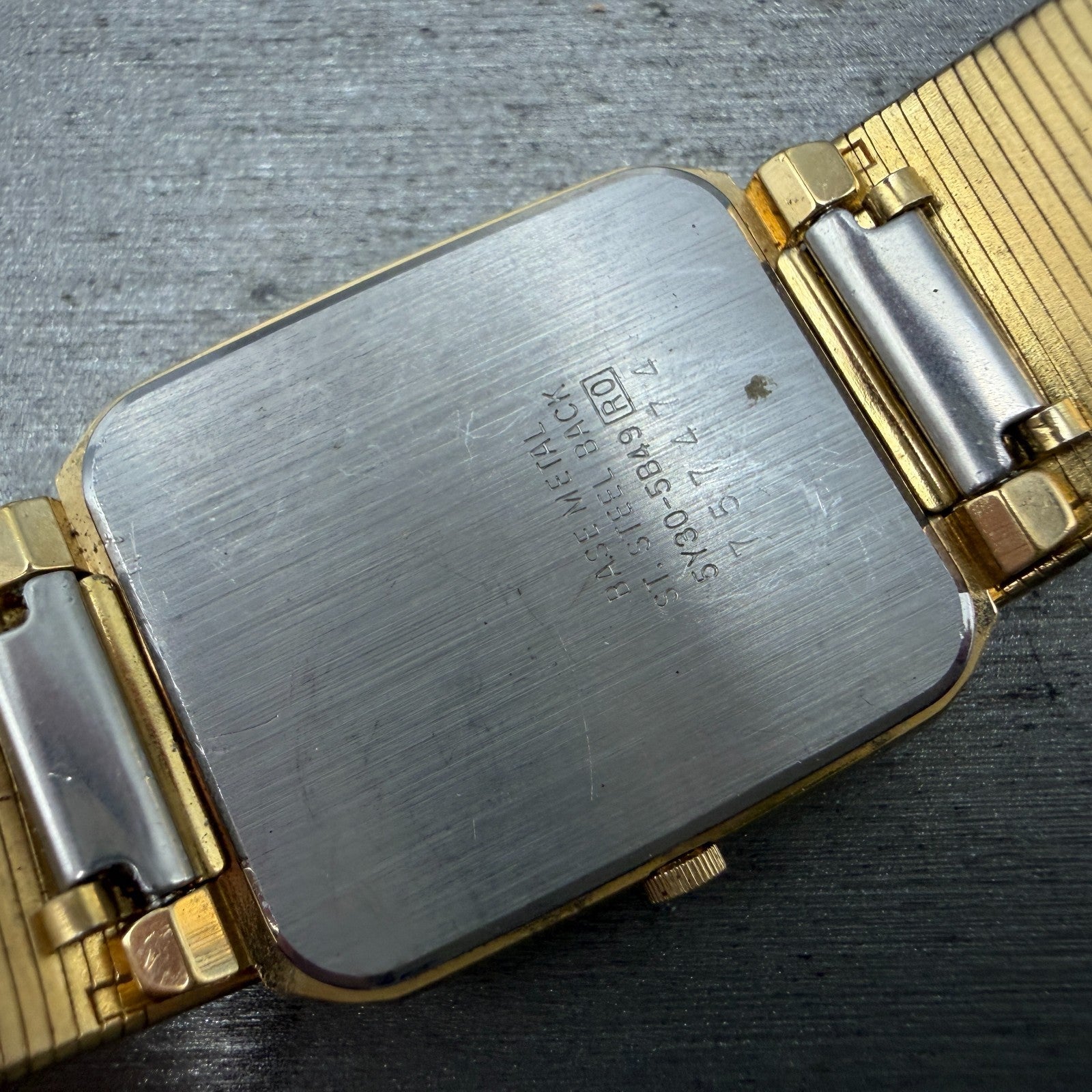 Seiko Tank Watch Men 25mm Silver Dial Gold Tone Rectangle READ! 5Y30-5B49 NewBat9