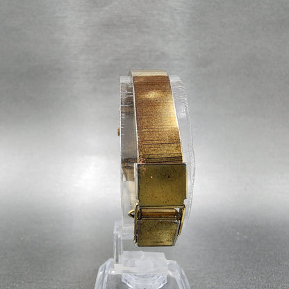 Seiko Tank Watch Women 17mm Champagne Dial Gold Tone Rectangle 14215779 NewBat7