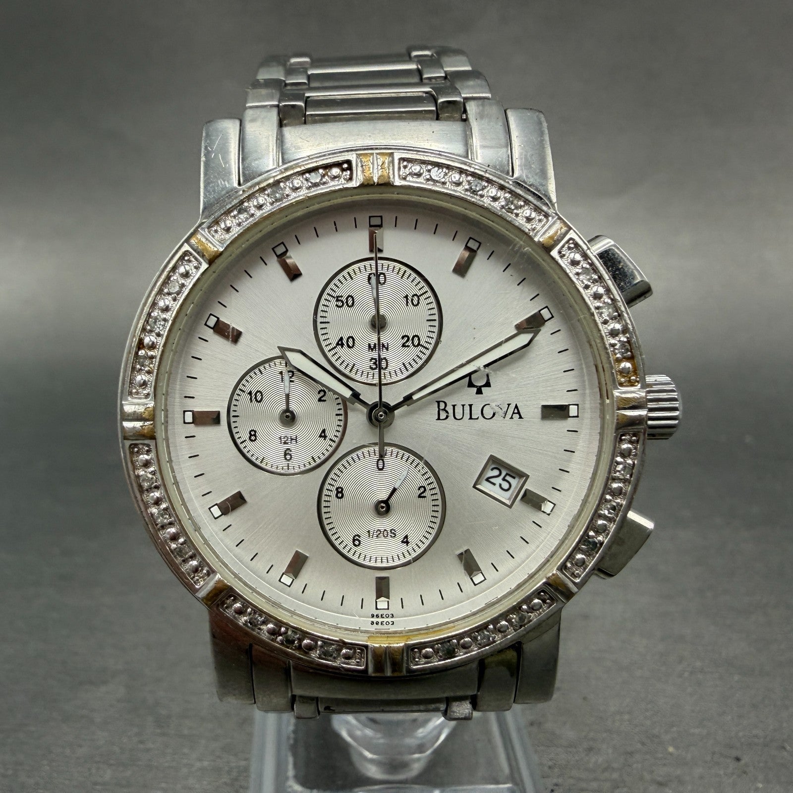 Bulova Watch Men 39mm Silver Dial Steel Daydate Round Diamond 96E03 New Batttery0