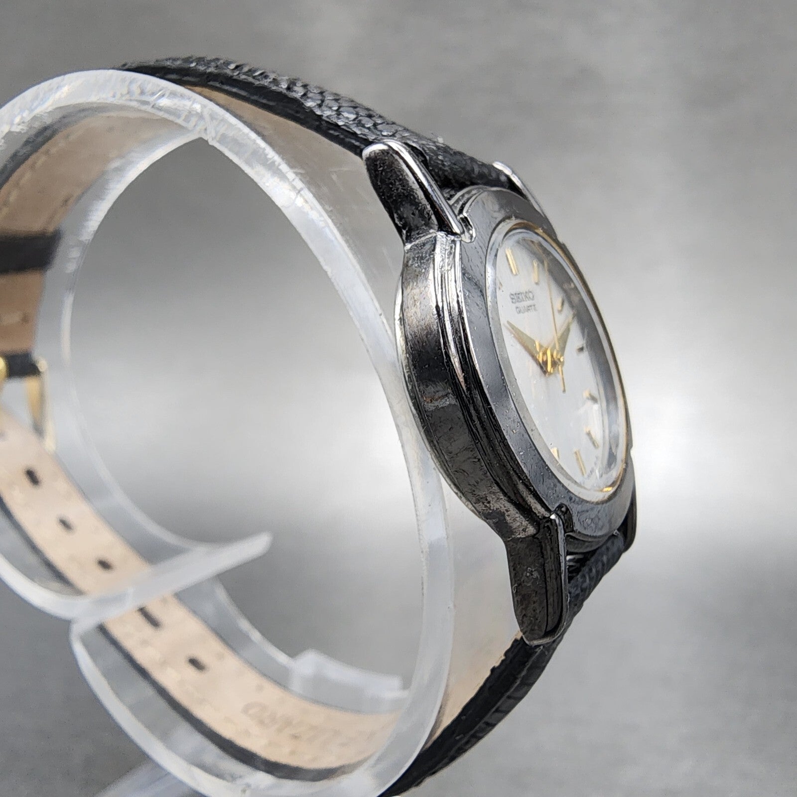 VTG Seiko Watch Women 22mm Silver Dial Black Tone Round 1N010A29 New Battery A17