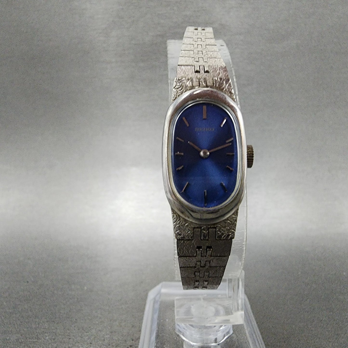 Seiko Watch Women 16mm Blue Dial Silver Tone Oval Manual Wind 118309 Runs VTG5