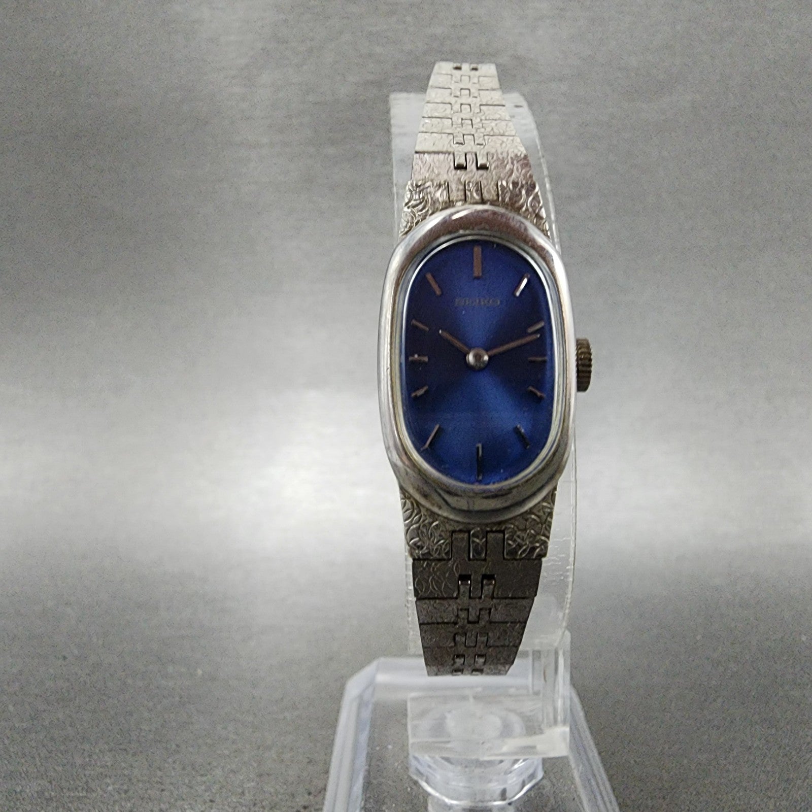 Seiko Watch Women 16mm Blue Dial Silver Tone Oval Manual Wind 118309 Runs VTG5
