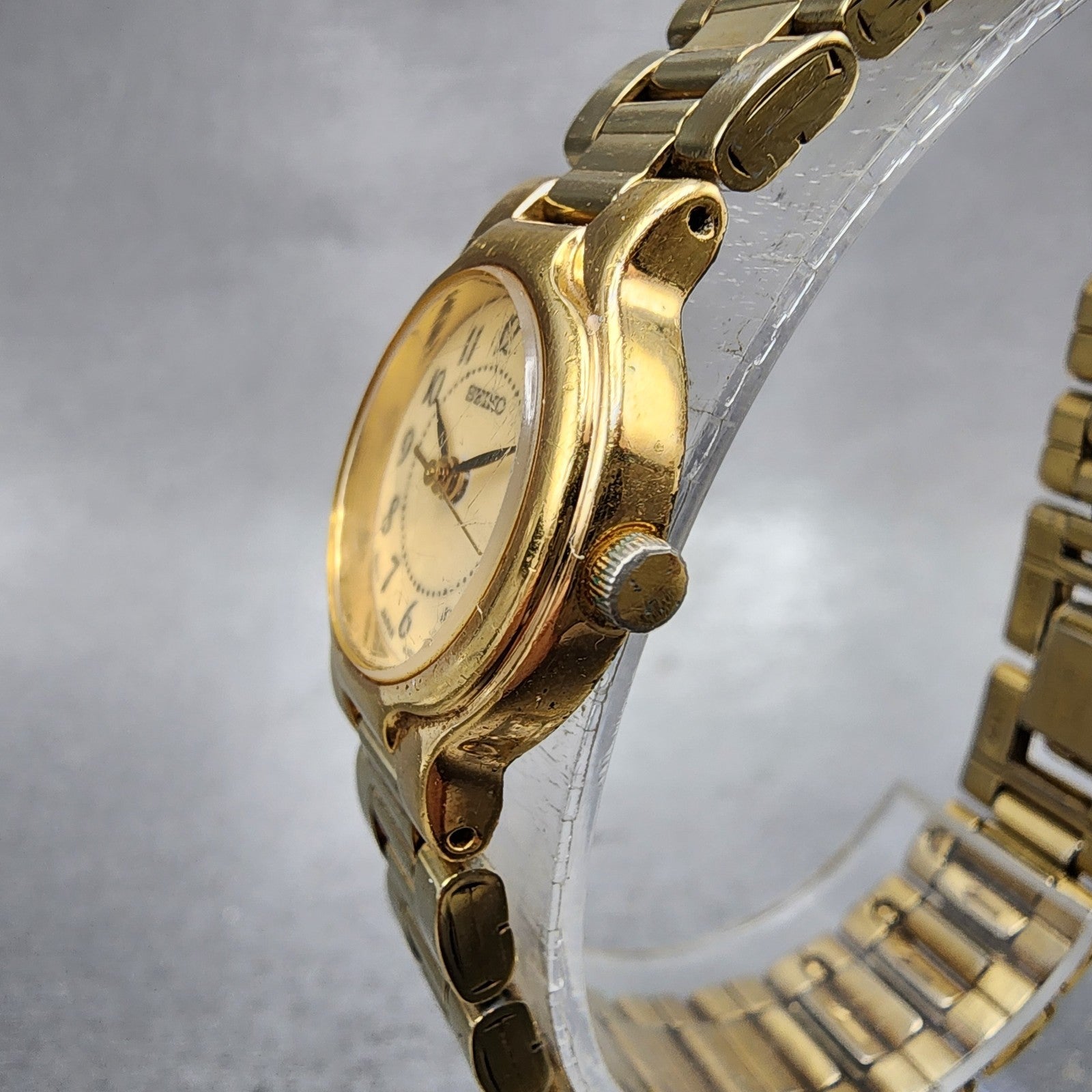 Seiko Watch Women 21mm Champagne Dial Gold Tone Round V4011829 New Battery2