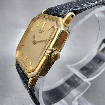 Seiko watch Women Gold Tone Gold Dial 19mm 2c205810 New Battery2