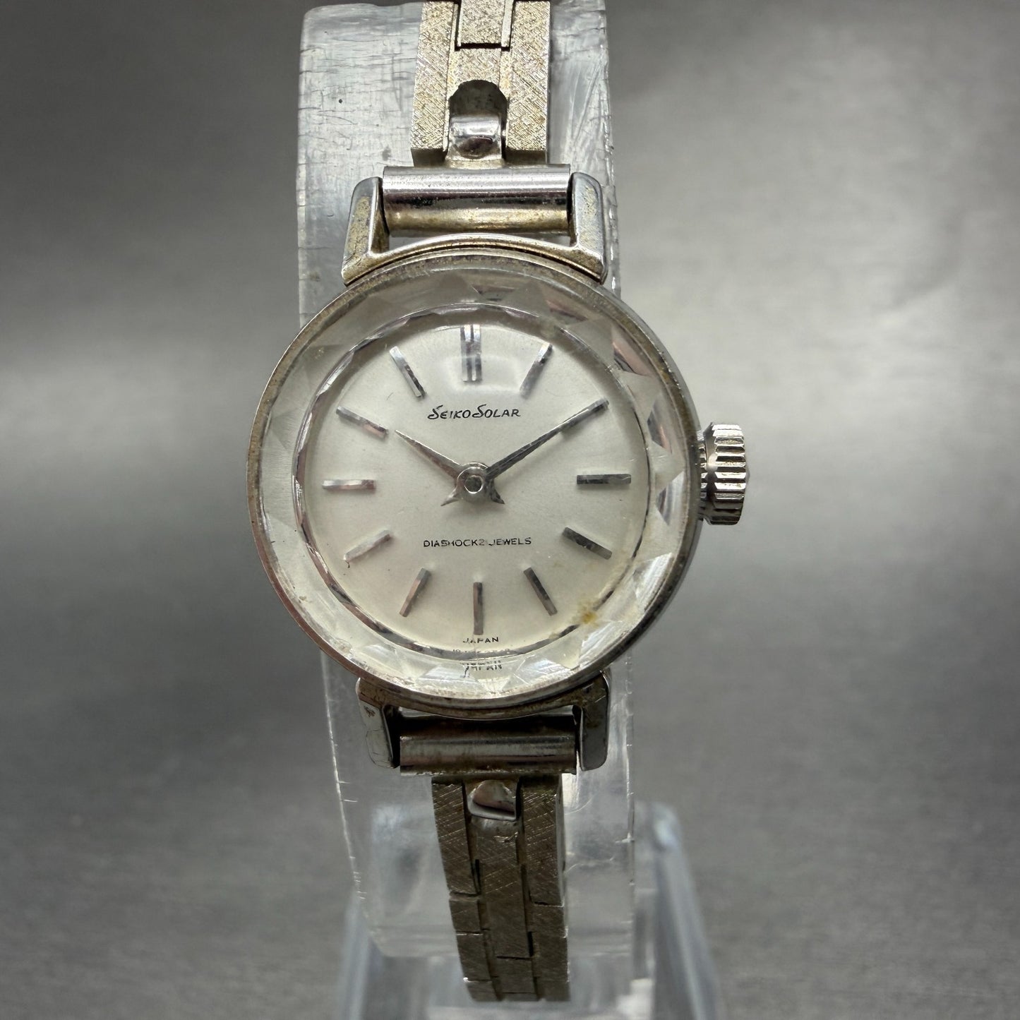 Seiko Solar Watch Women 19mm Silver Dial Silver Tone Manual Round 10-0280 Runs0