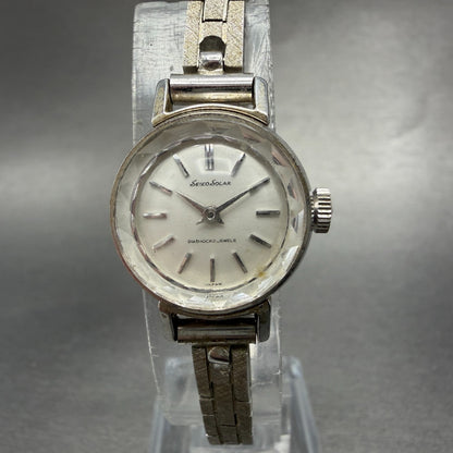 Seiko Solar Watch Women 19mm Silver Dial Silver Tone Manual Round 10-0280 Runs0