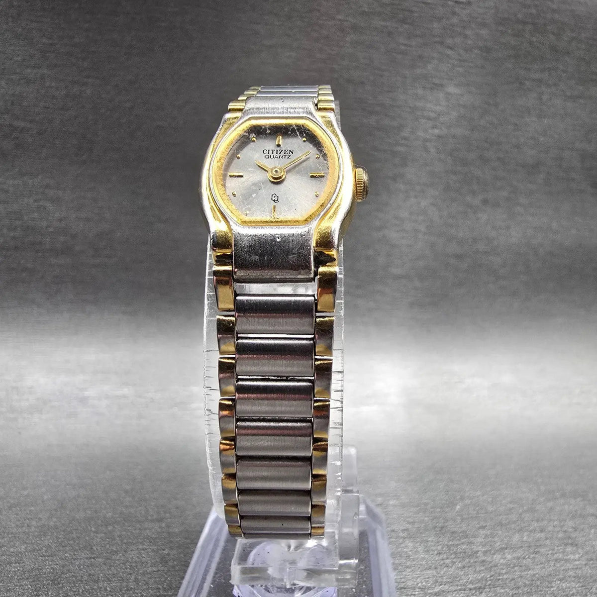 Citizen CQ Watch Women 17mm Silver Dial Two Tone Oval 3220-S09834 New Battery5