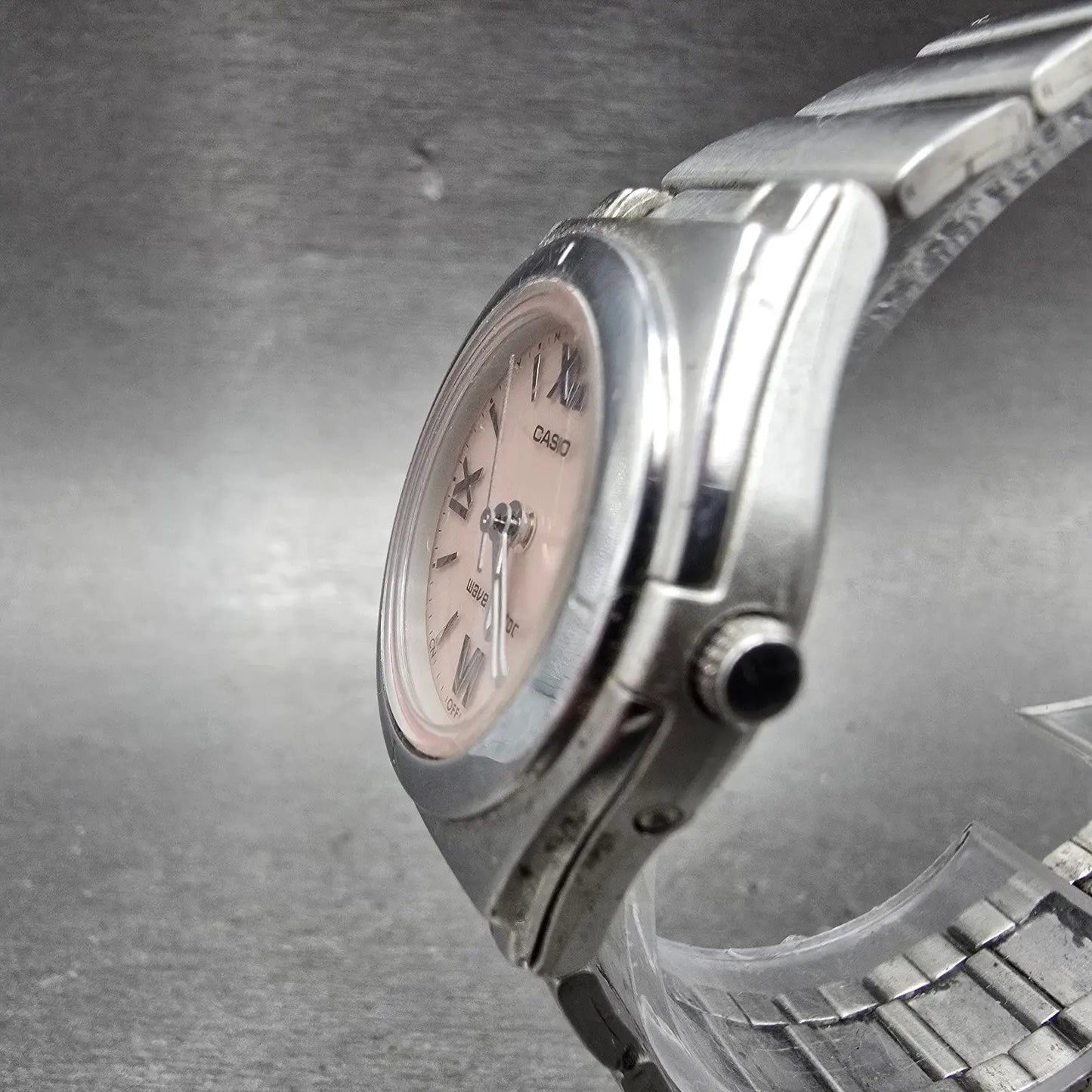 Casio Wave Ceptor Solar Watch Women 28mm Pink Dial Silver Tone Date LQW-10 Runs2