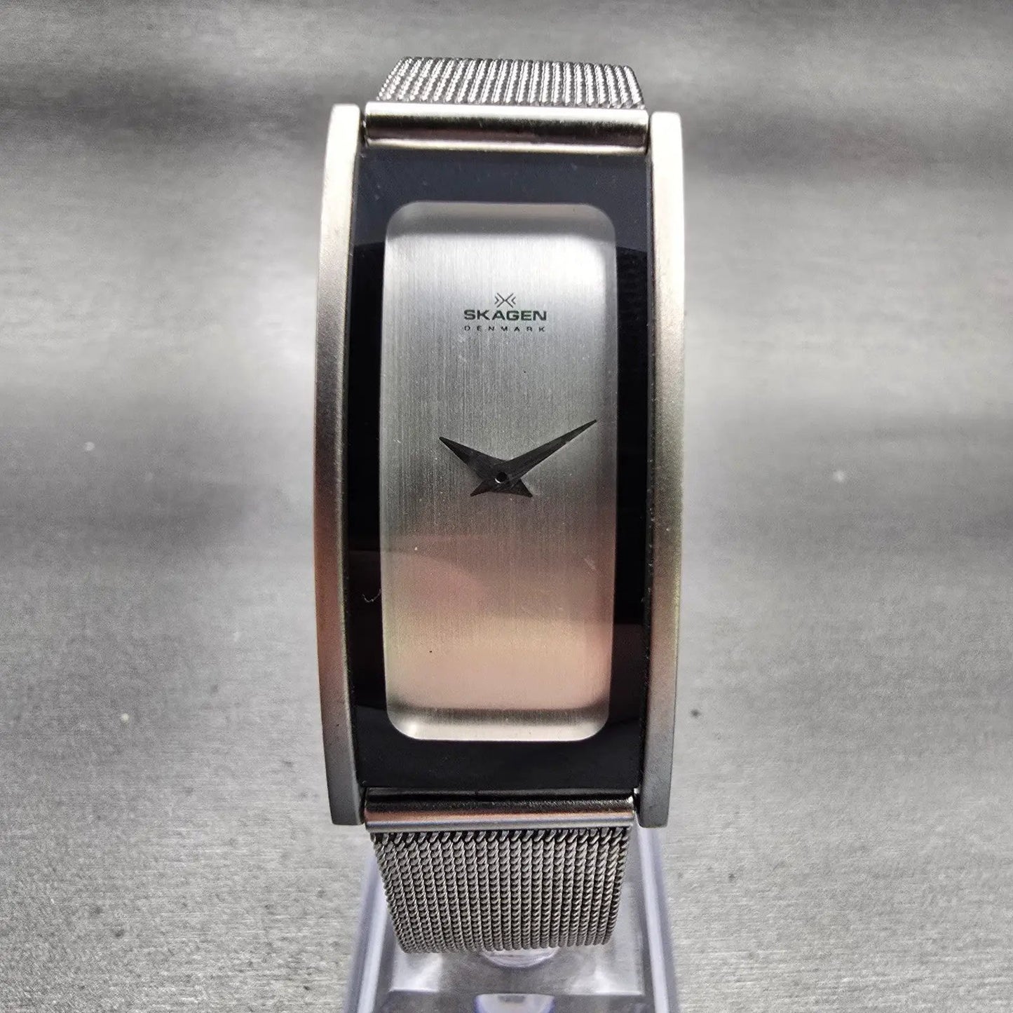 Skagen Denmark Watch Women 20mm Silver Dial Two Tone Rectangle 2SSS New Battery0