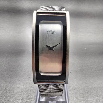 Skagen Denmark Watch Women 20mm Silver Dial Two Tone Rectangle 2SSS New Battery0