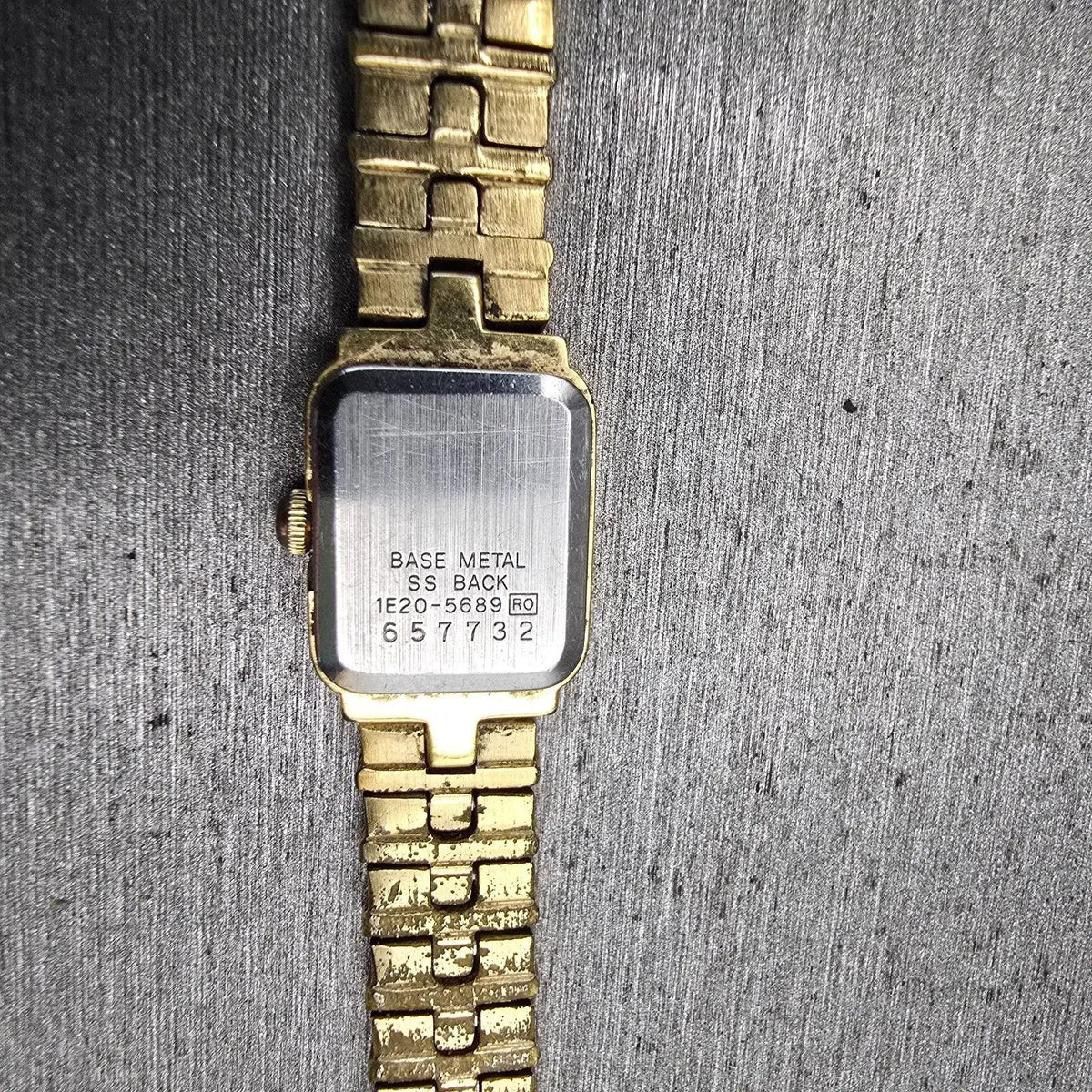 Seiko Tank Watch Women 13mm Black Dial Gold Tone Rectangle 1E20-5689 New Battery10