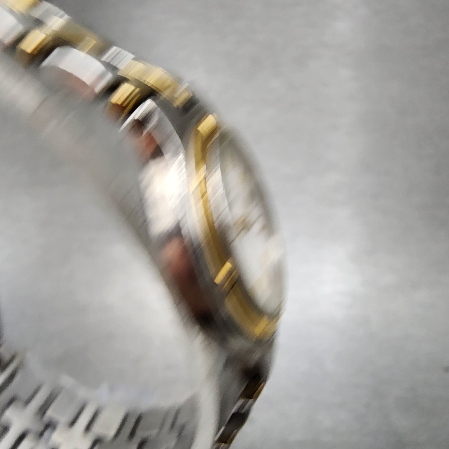 Bulova Watch Women 25mm White Dial Two Tone Date Round 98M36 New Battery A1233