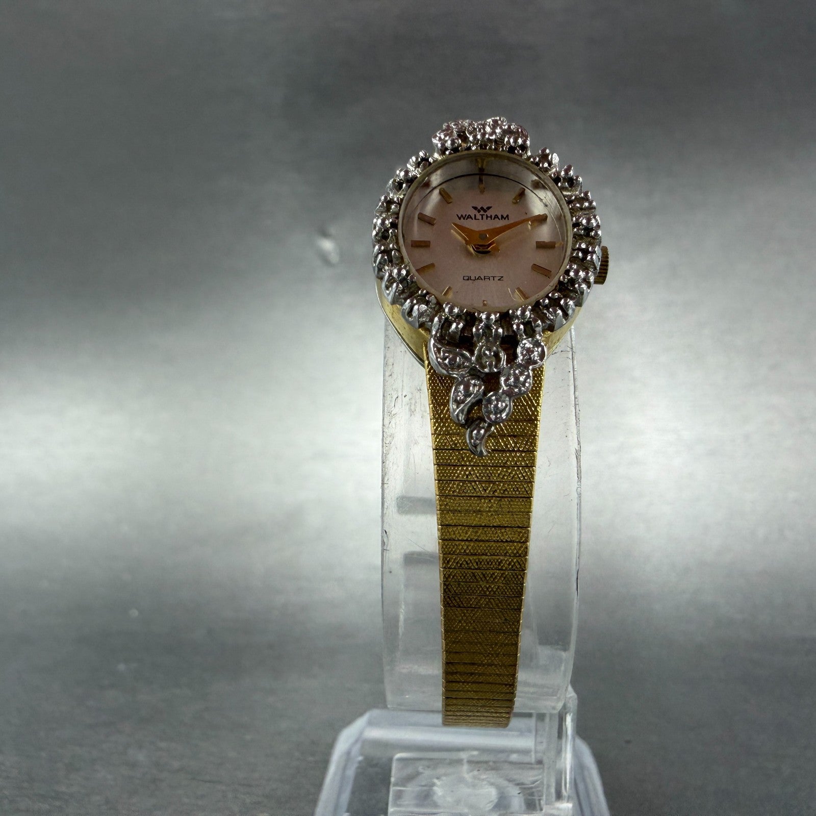Waltham Watch Women 16mm White Dial Gold Tone Oval Diamond Bezel New Battery ABC5