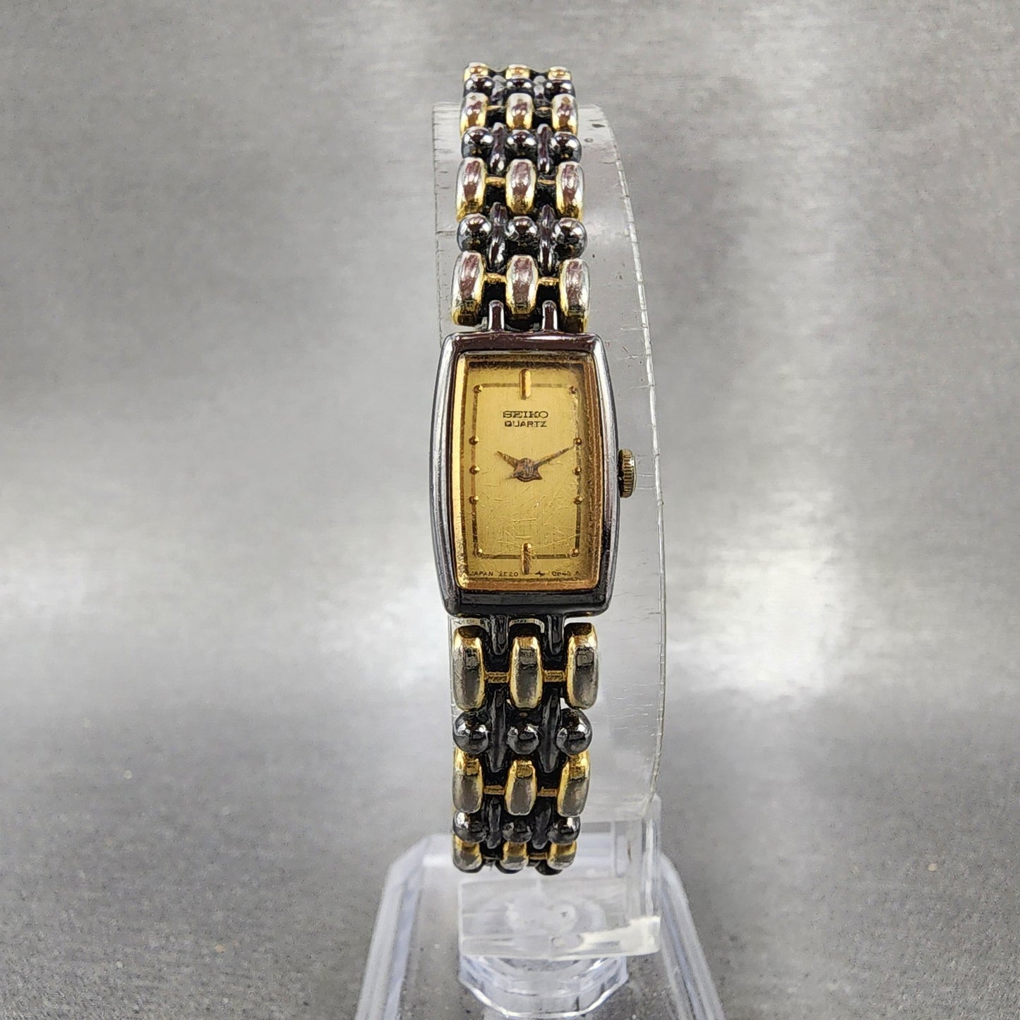 Seiko Tank Watch Women 12mm Champagne Dial Two Tone 2e205770 New Battery5