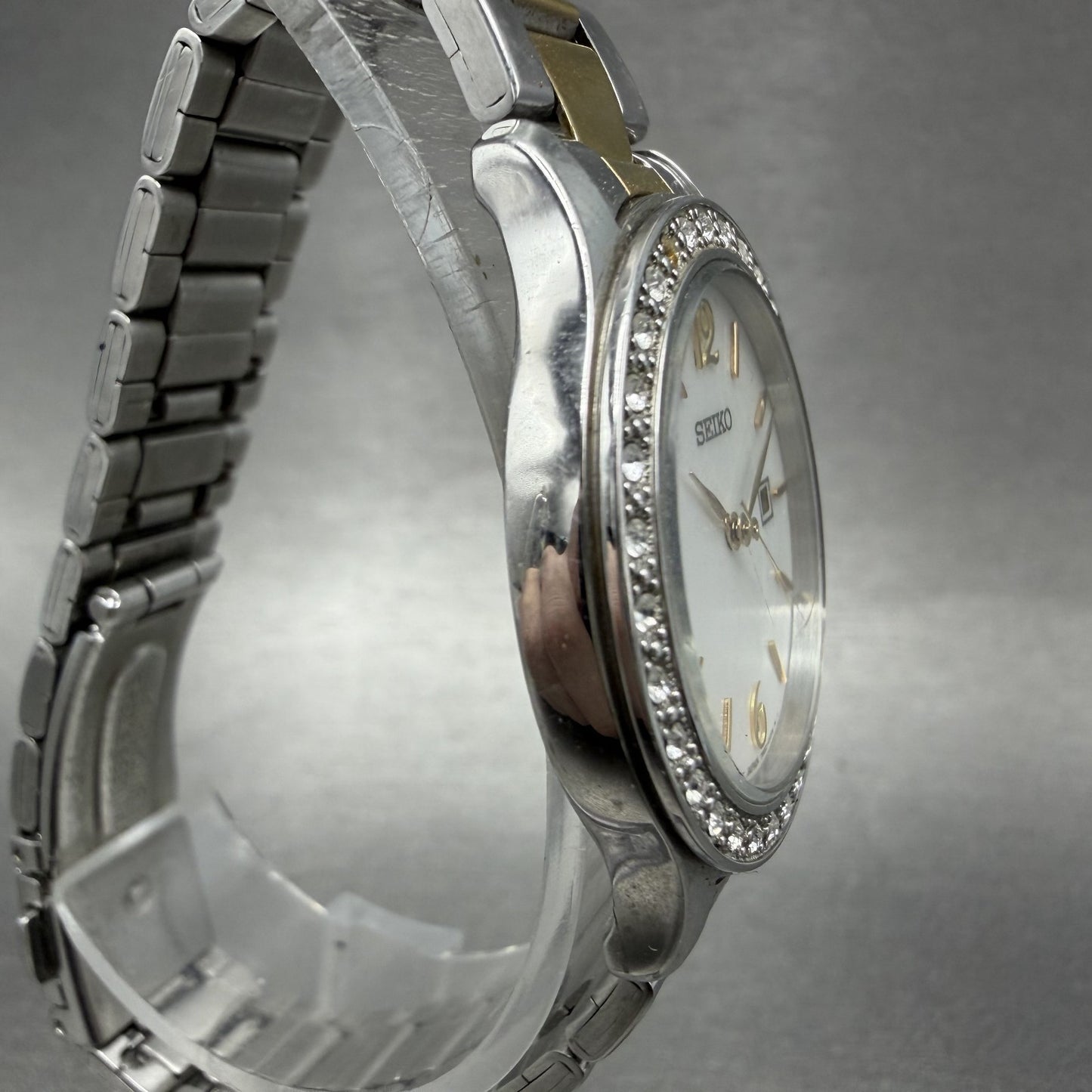Seiko Watch Women 30mm MOP Dial Two Tone Date 7N820HV0 New Battery3