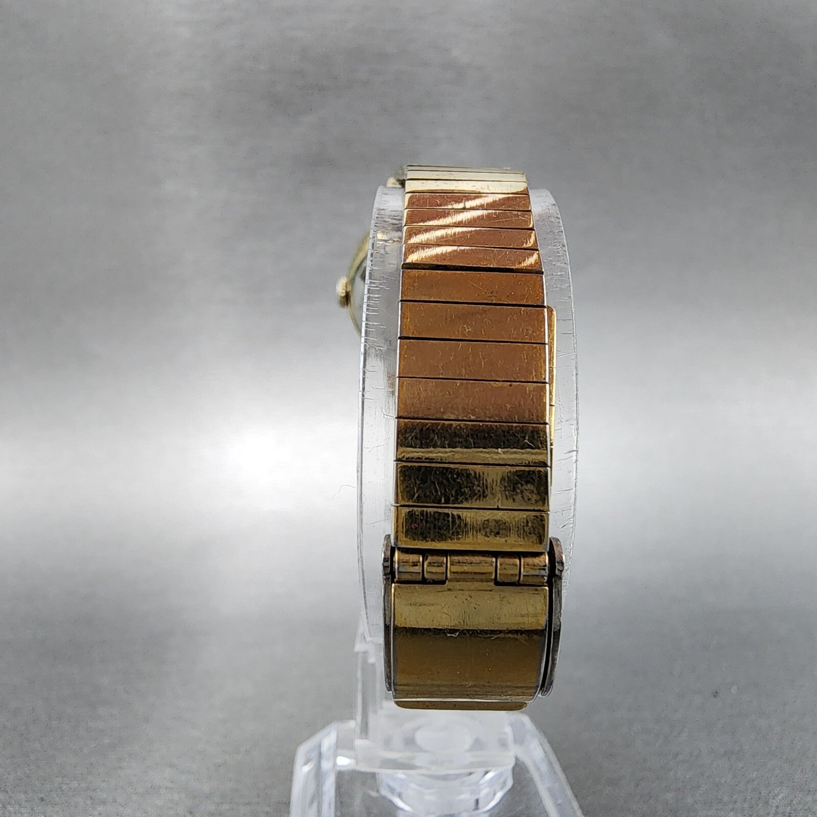 Seiko Watch Women 26mm Champange Dial Gold Tone Date Round 26220070 New Battery7