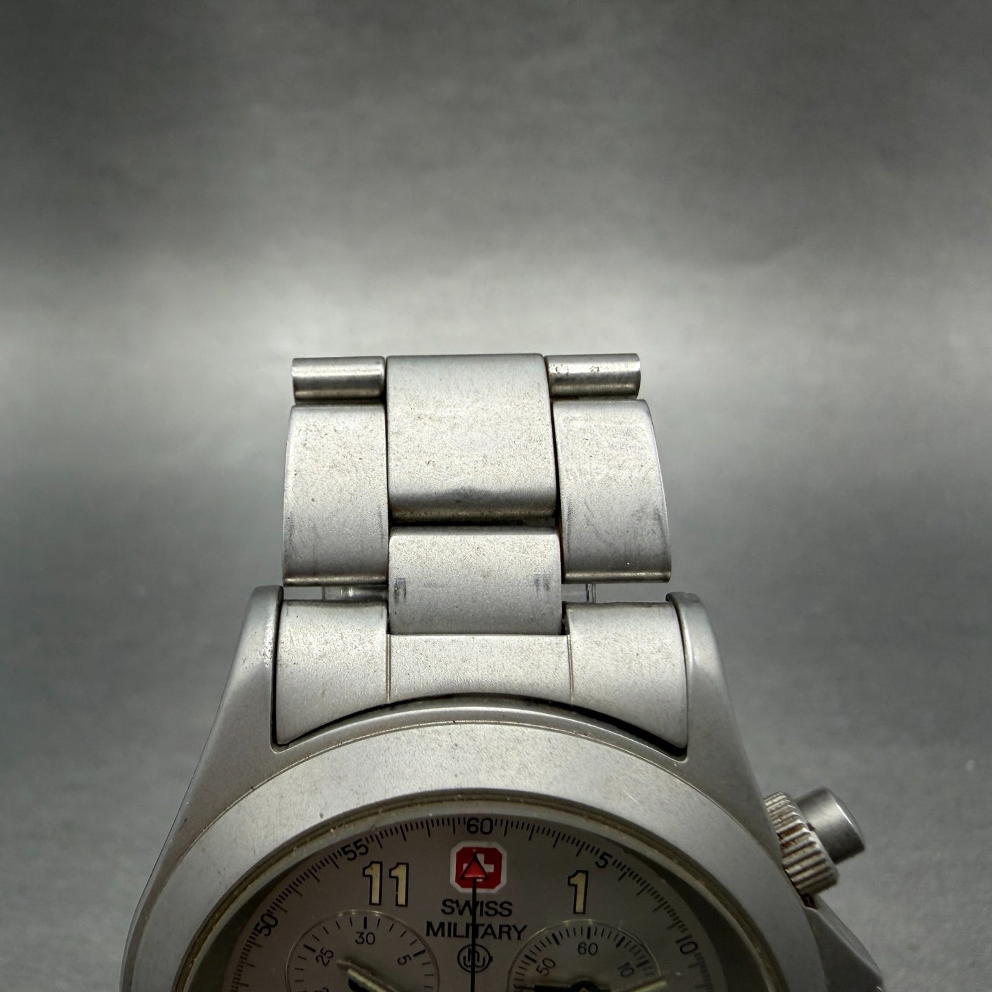 Swiss Military Chronograph Watch Men 37mm Silver Dial Steel Date 8304 New Batt4