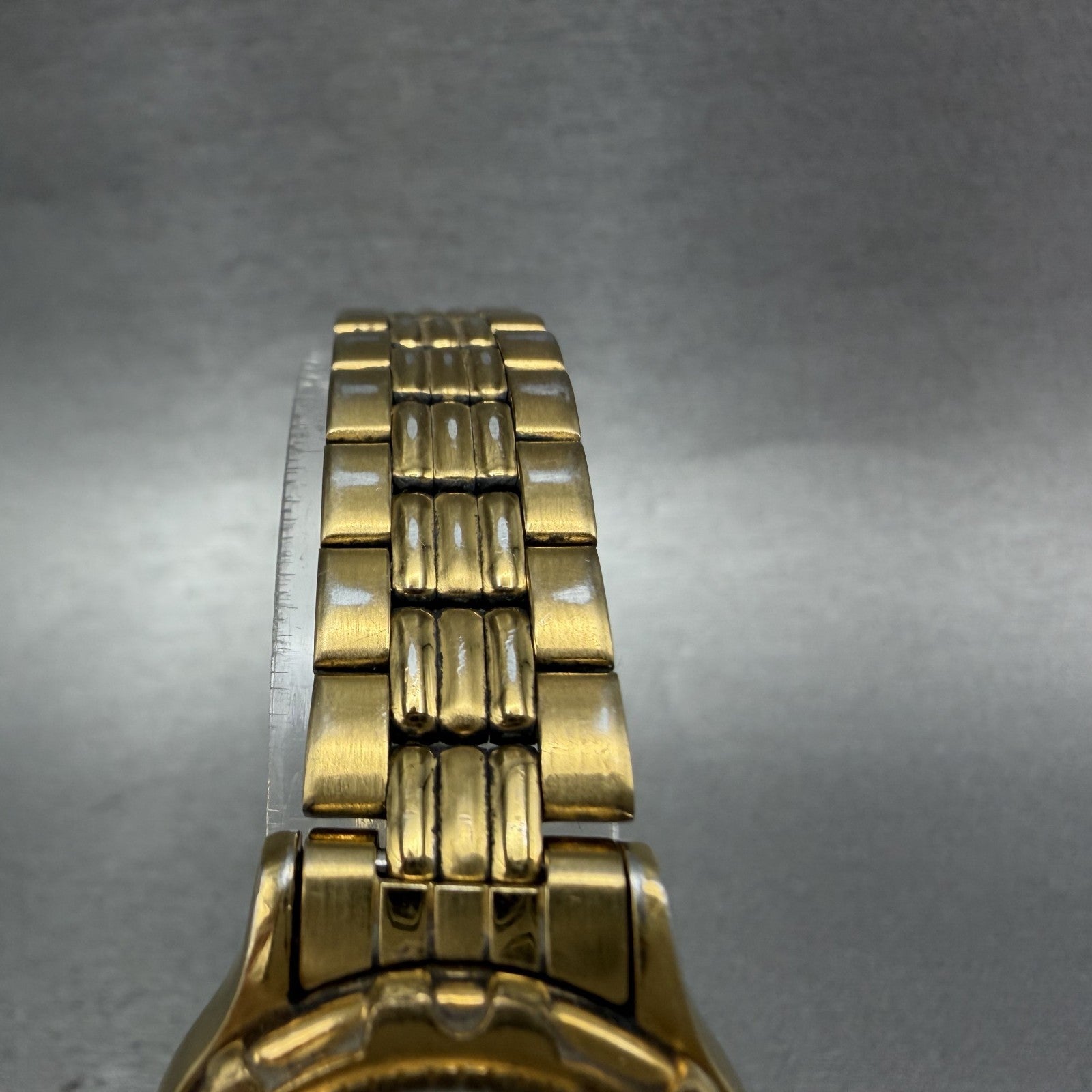 Seiko Sports 50 Watch Women 25mm Champagne Dial Gold Tone Date 7N820271 New Bat3