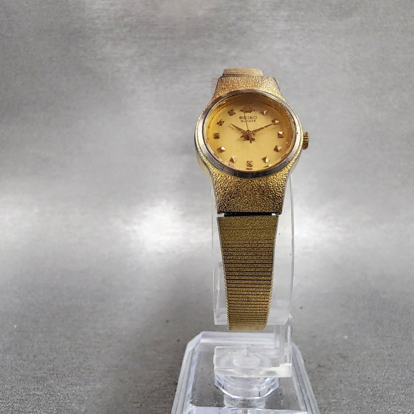 Seiko Watch Women 20mm Champagne Dial Gold Tone Round 8Y210020 New Battery5