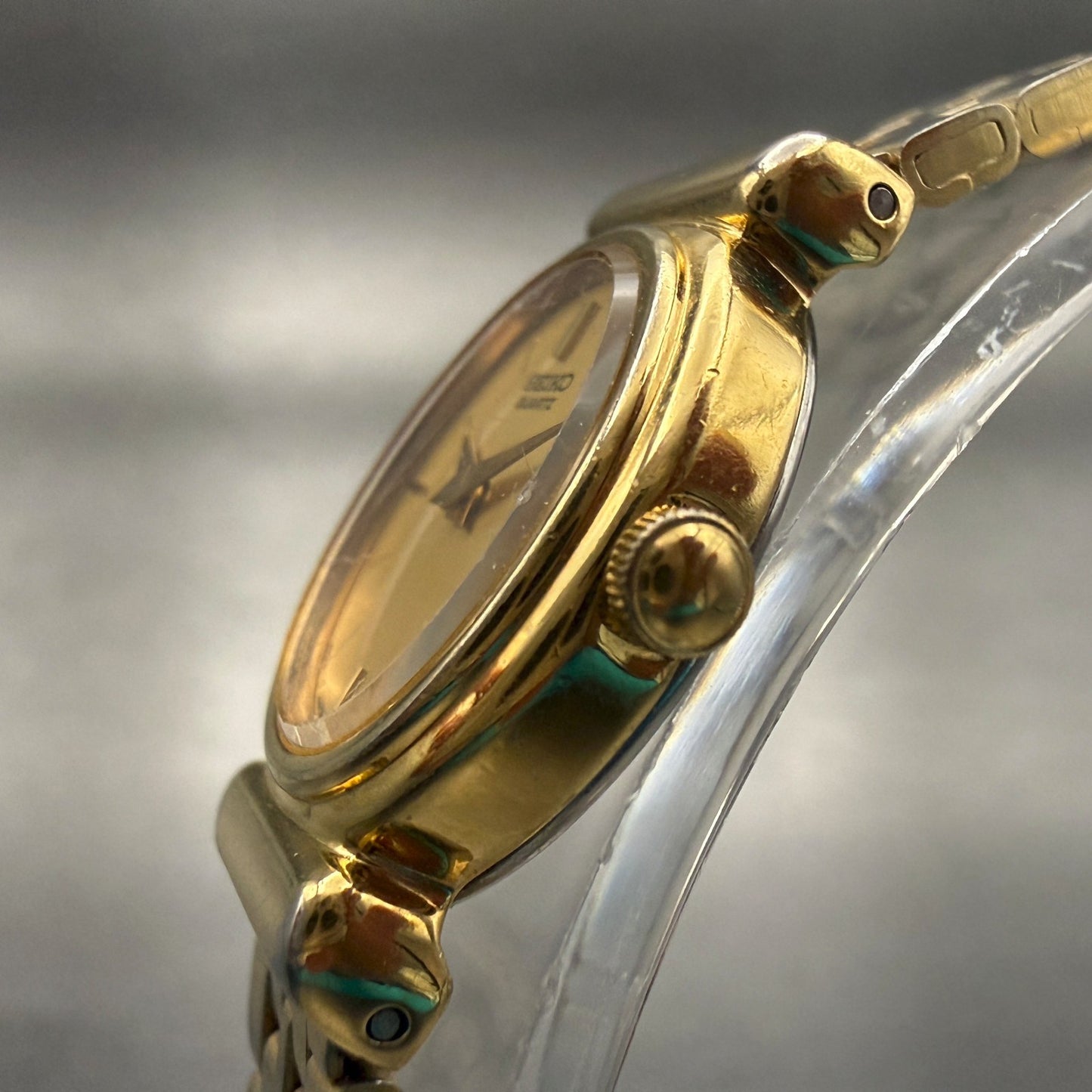 Seiko Watch Women 17mm Gold Dial Gold Tone Oval 2Y00-0G78 New Battery2
