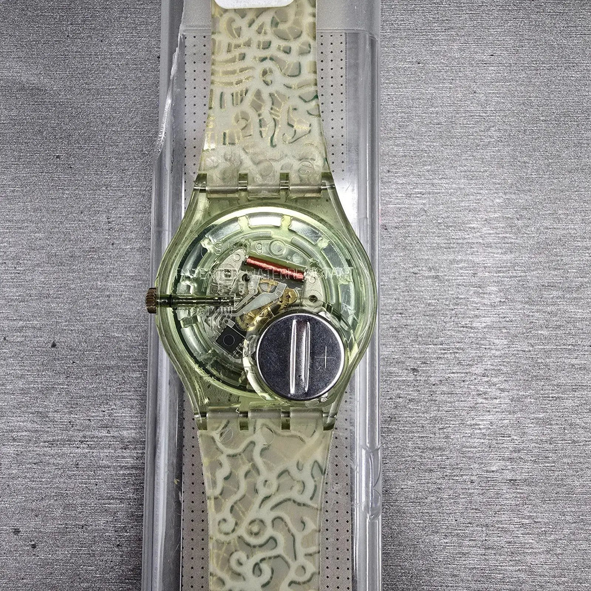 Swatch Tai Sun Watch Men 34mm Silver Dial Green Case GG133 New Battery NOS8