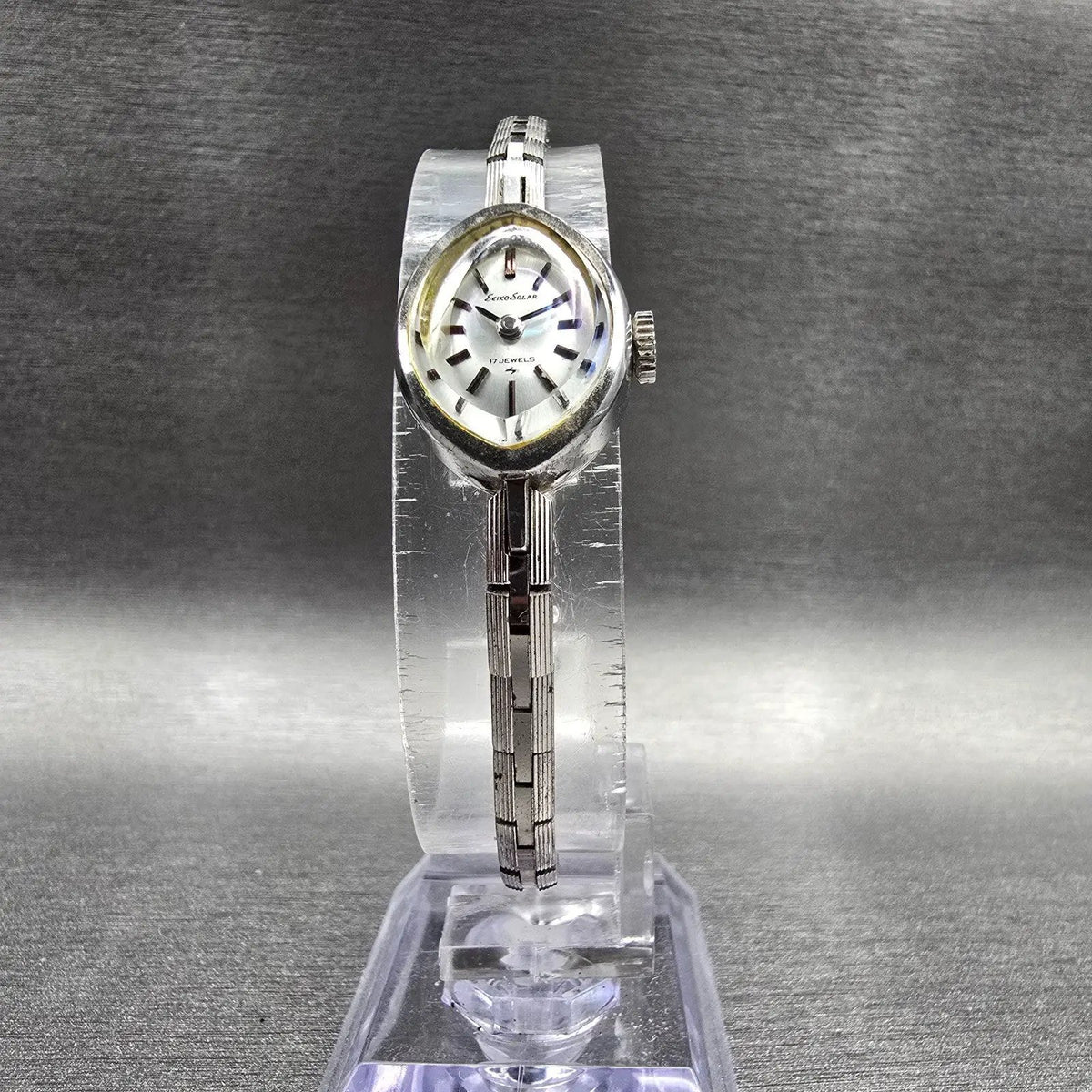 Seiko Solar Watch Women 14mm Silver Dial Gold Plated Oval 10-8190 Manual Wind5