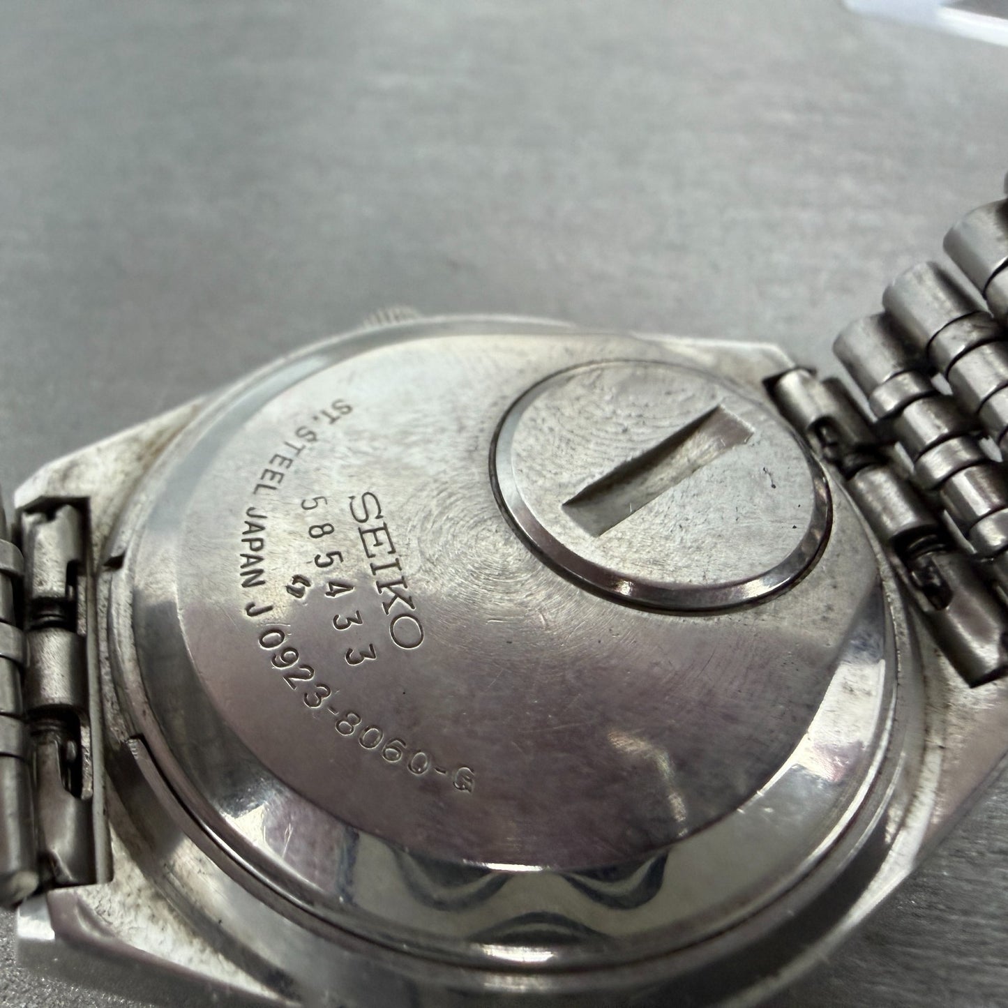 Seiko QZ Watch Men 37mm Silver Dial Silver Tone READ!!! Daydate 0923-8060 NewBat9