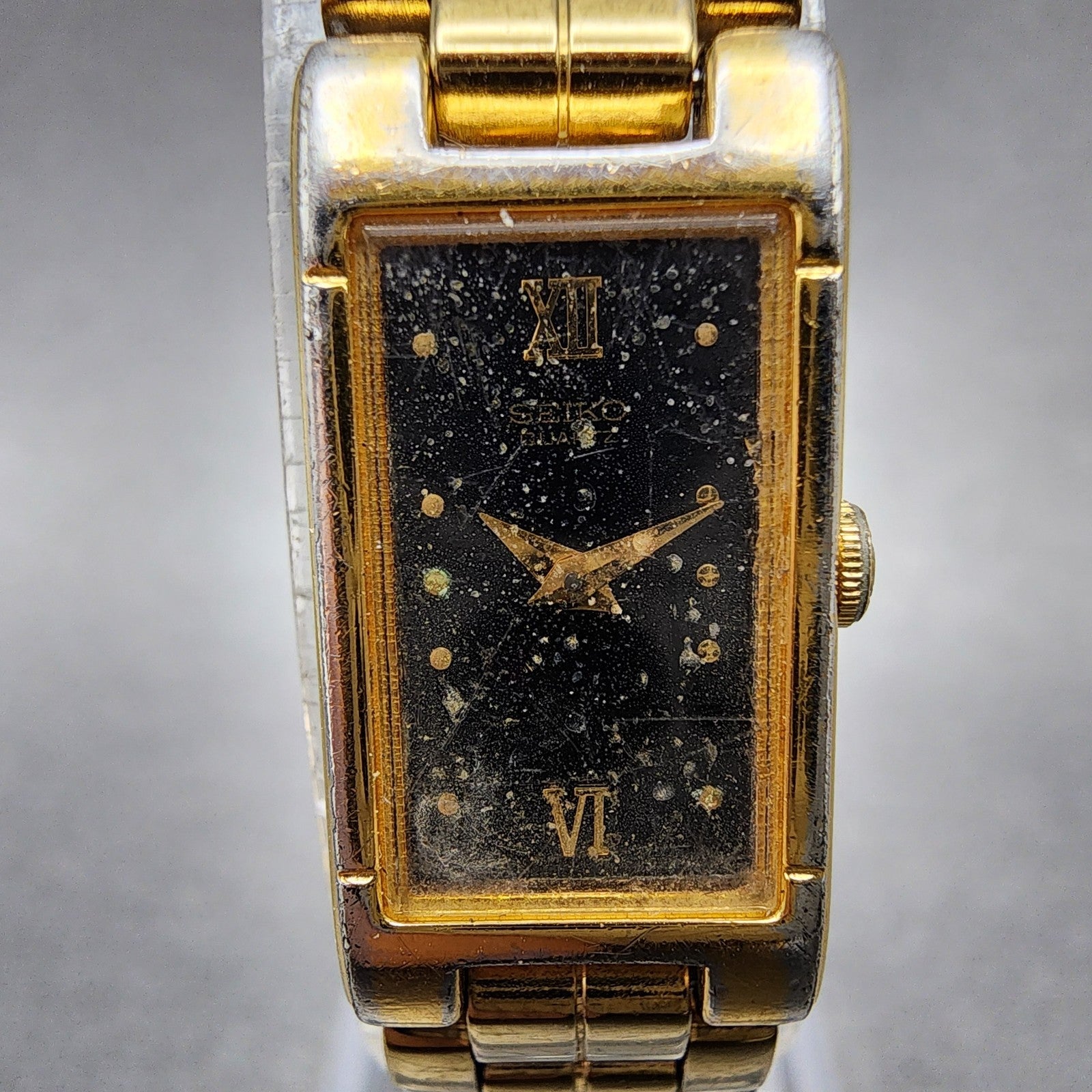 Seiko Tank Watch Women 13mm Black Dial Gold Tone 2e206590 New Battery1