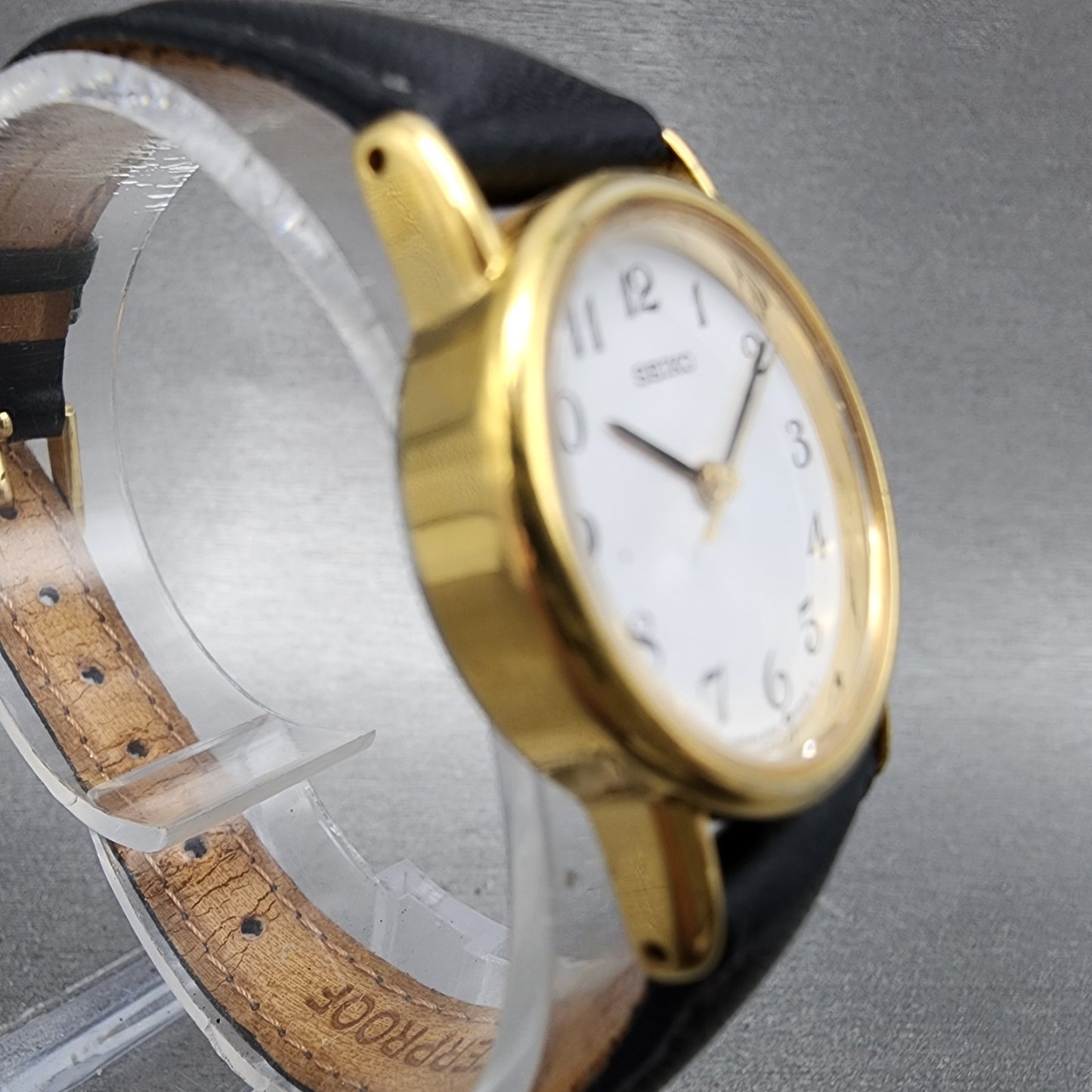 Seiko Watch Women 22mm White Dial Gold Tone Round 2P210A20 New battery VTG3