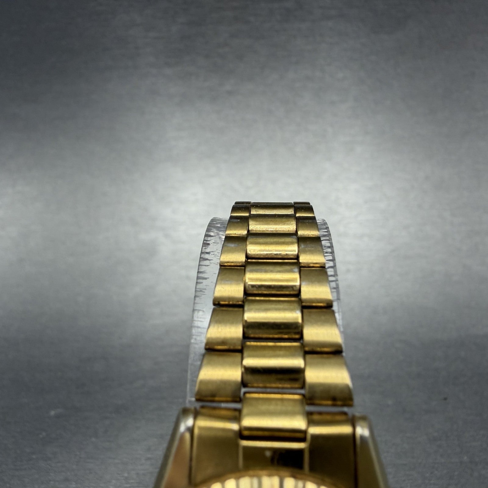 Seiko SQ Watch Women 24mm Gold Dial Gold Tone Daydate Round 3E23-0A60 NewBatt 5G4