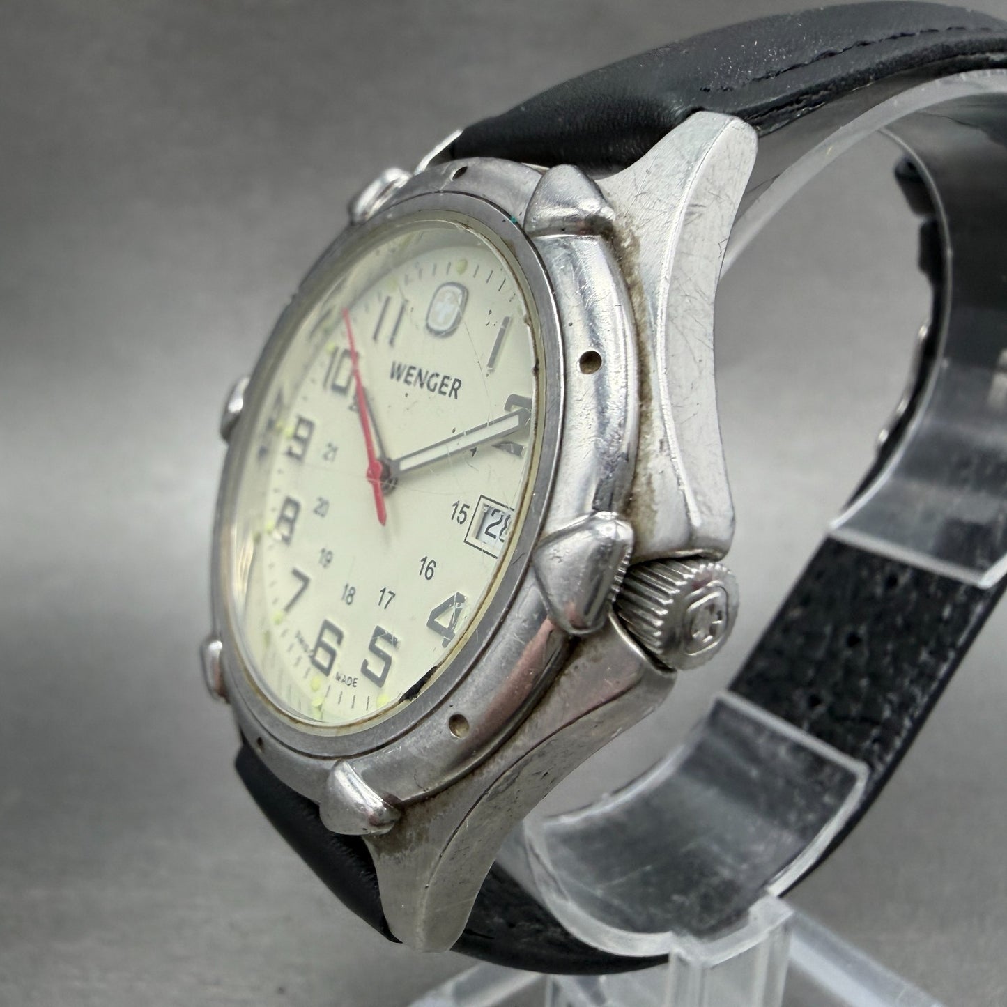 Wenger Watch Men 41mm White Dial Steel Date Round 7311X Band New Battery2