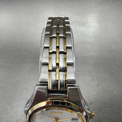 Seiko Solar Watch Women 28mm White Dial Two Tone Daydate Round V1870AC0 Runs4