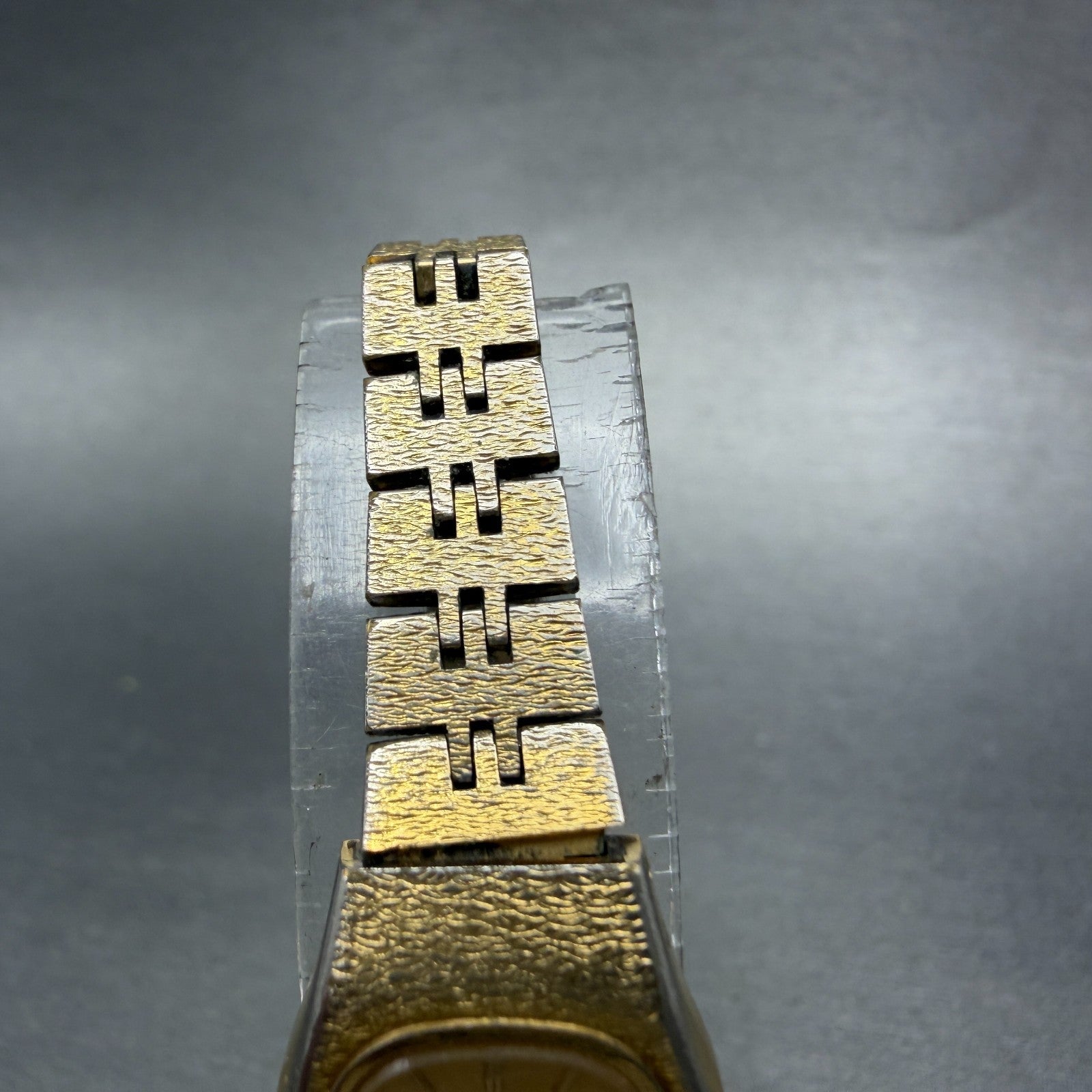 Seiko Watch Women 17mm Champagne Dial Gold Tone Rectangle 2Y00-5659 New Battery4