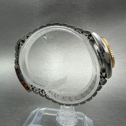 Seiko SQ Watch Women 25mm Silver Dial Two Tone Daydate Round 8523-0059 New Batte8
