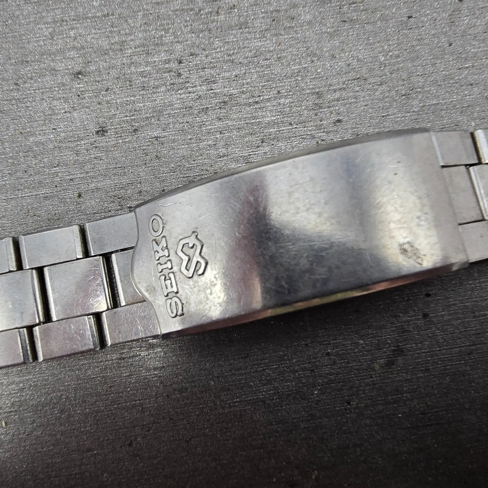 Seiko SQ Bracelet 19mm Stainless Steel Silver Tone Tri Folding Clasp VTG 111S4