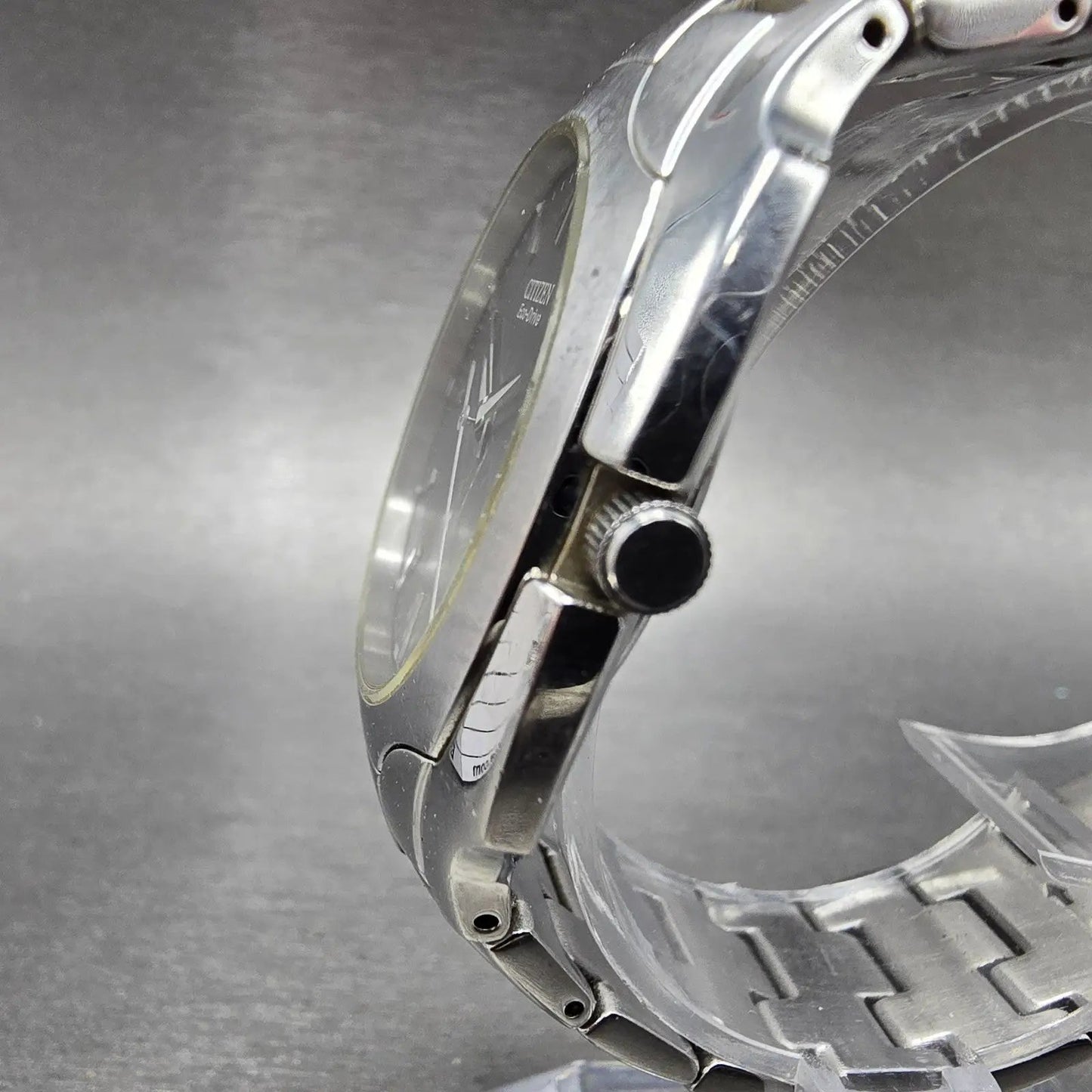 Citizen Eco-Drive Watch Men 39mm Silver Dial Silver Tone Date E111-S022240 RunsD2
